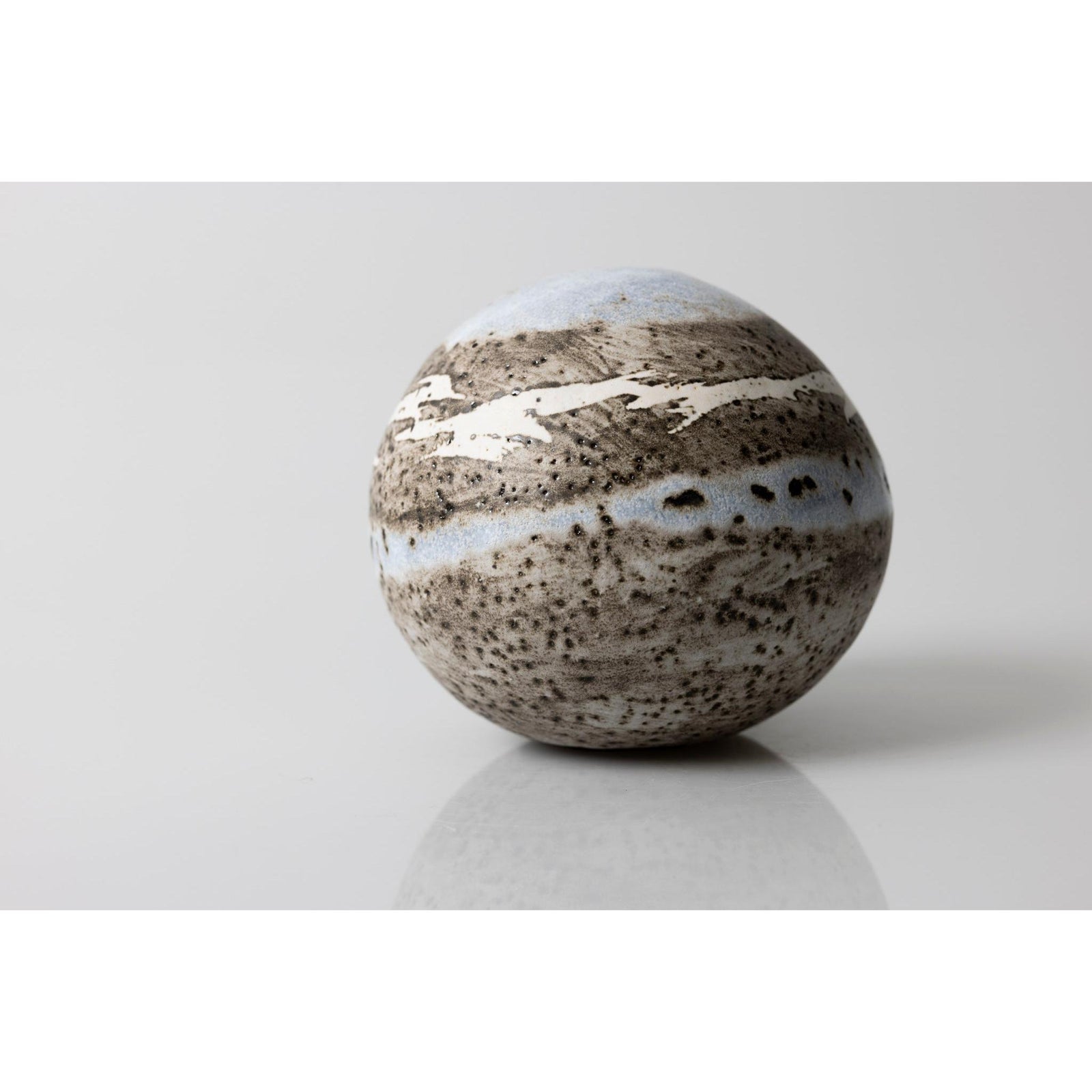 JS12 Pebble Pot II by Jane Silk ceramics available at Padstow Gallery, Cornwall