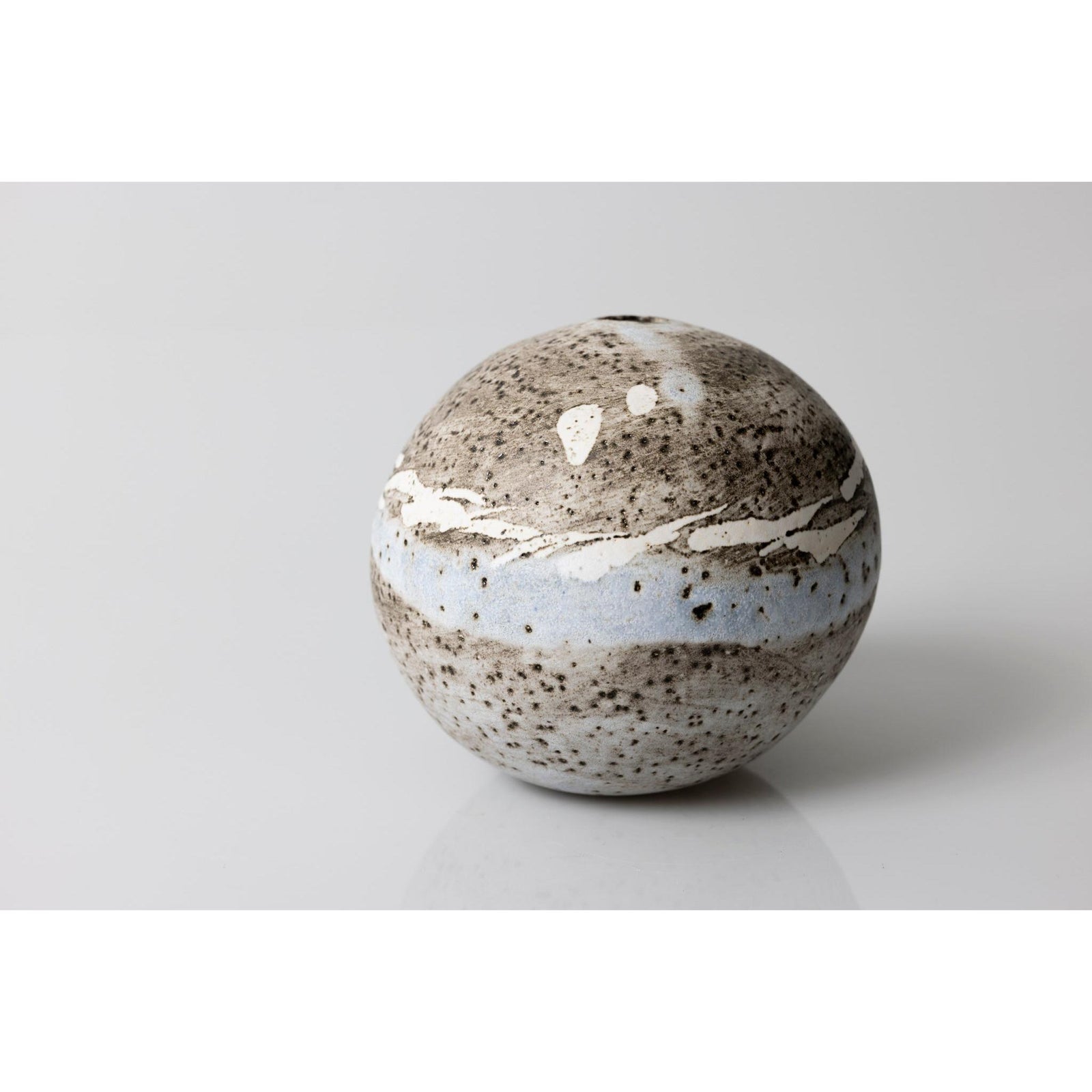 JS11 Pebble Pot I by Jane Silk ceramics available at Padstow Gallery, Cornwall
