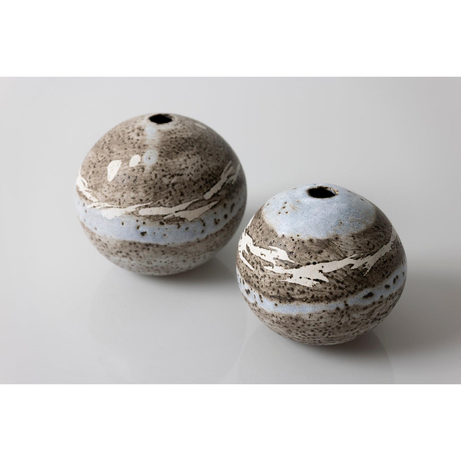 JS11 Pebble Pot I by Jane Silk ceramics available at Padstow Gallery, Cornwall