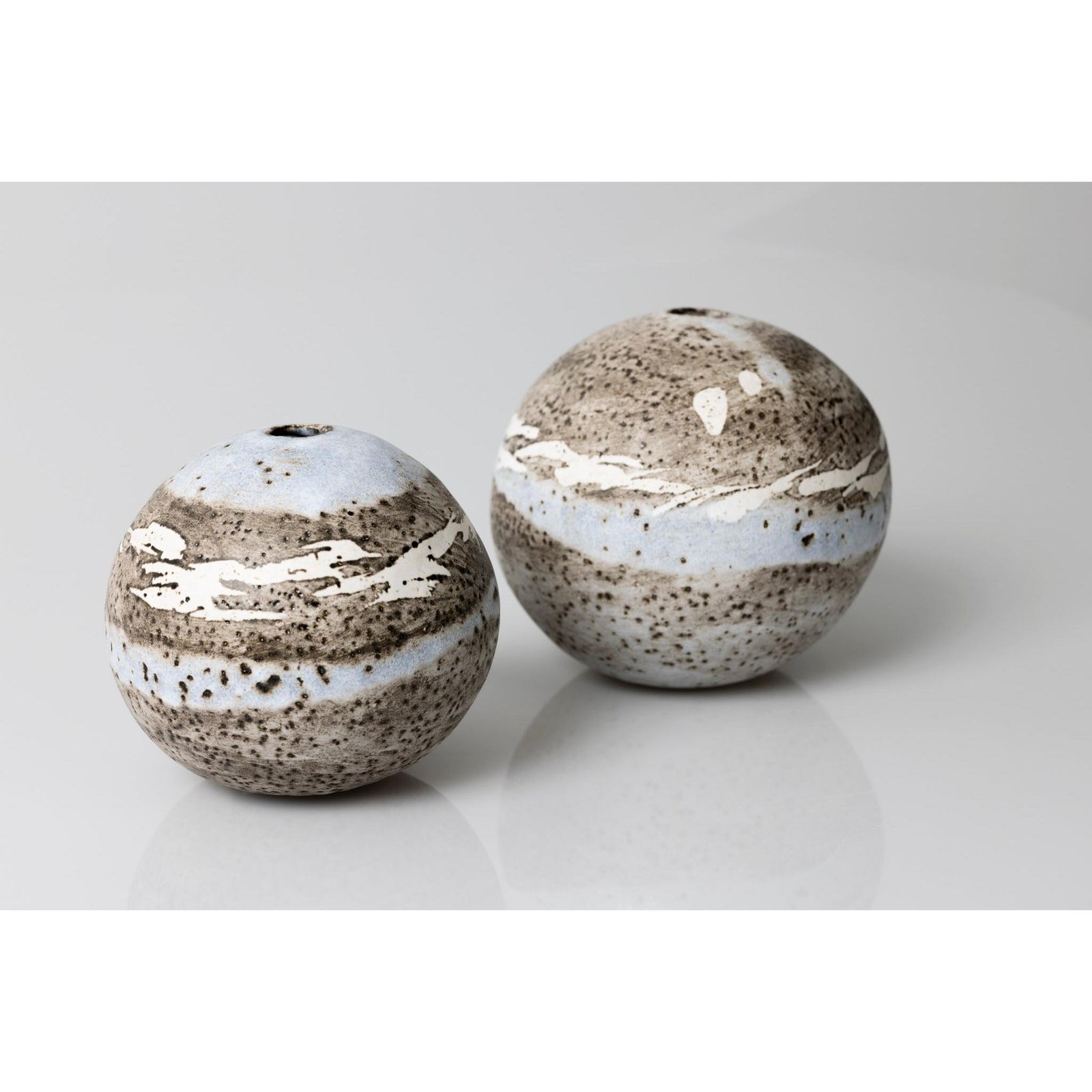 JS12 Pebble Pot II by Jane Silk ceramics available at Padstow Gallery, Cornwall