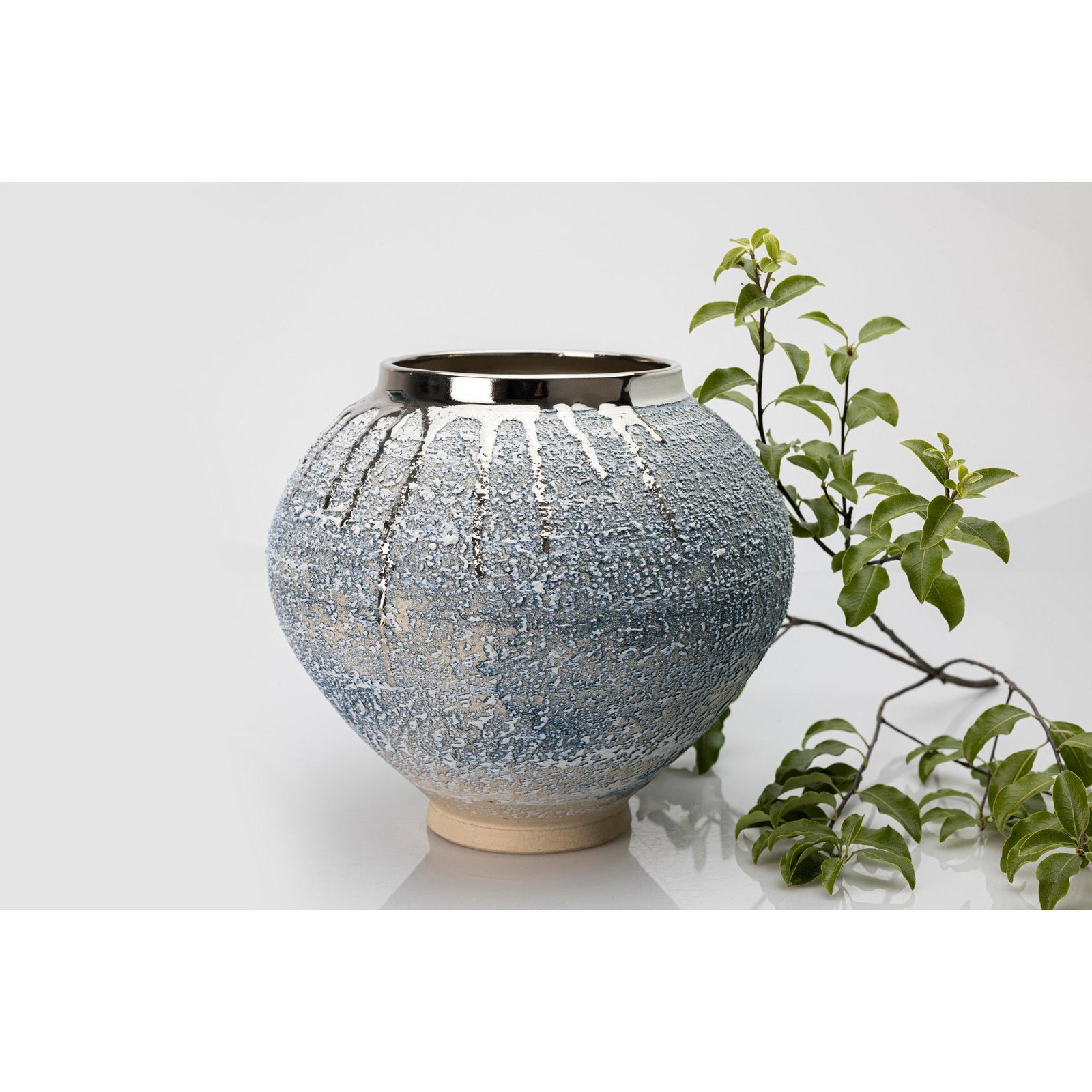 AMC201 Zephyr Textured Moon Jar with Platinum Lustre by Alex McCarthy available at Padstow Gallery, Cornwall