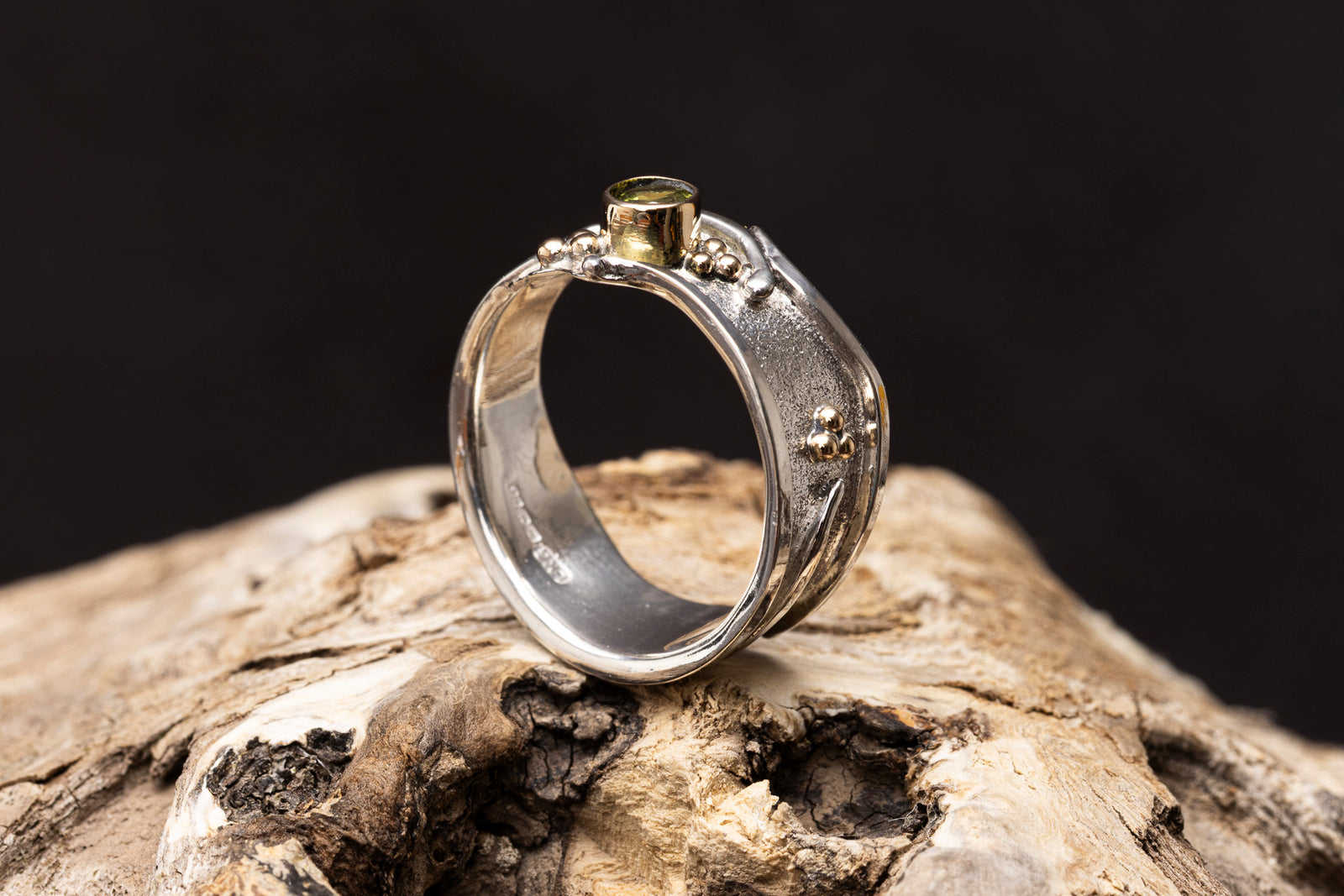 LG166 - Silver and 9ct Gold 4mm Peridot Ring by Les Grimshaw available at Padstow Gallery Cornwall