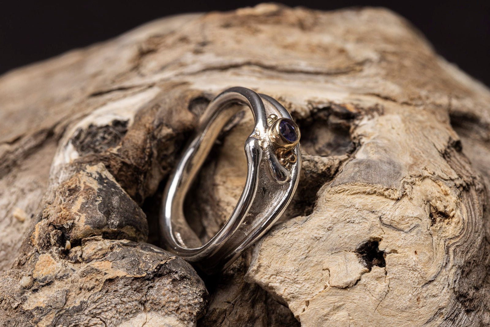 LG167 - Silver and 9ct Gold 3mm Iolite Ring by Les Grimshaw available at Padstow Gallery Cornwall