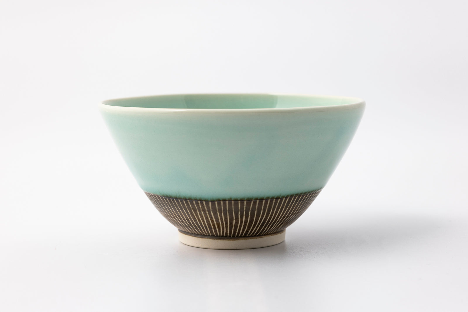 EL02 Sea Green Sgraffito Medium Bowl by Elke Lucas available at Padstow Gallery Cornwall