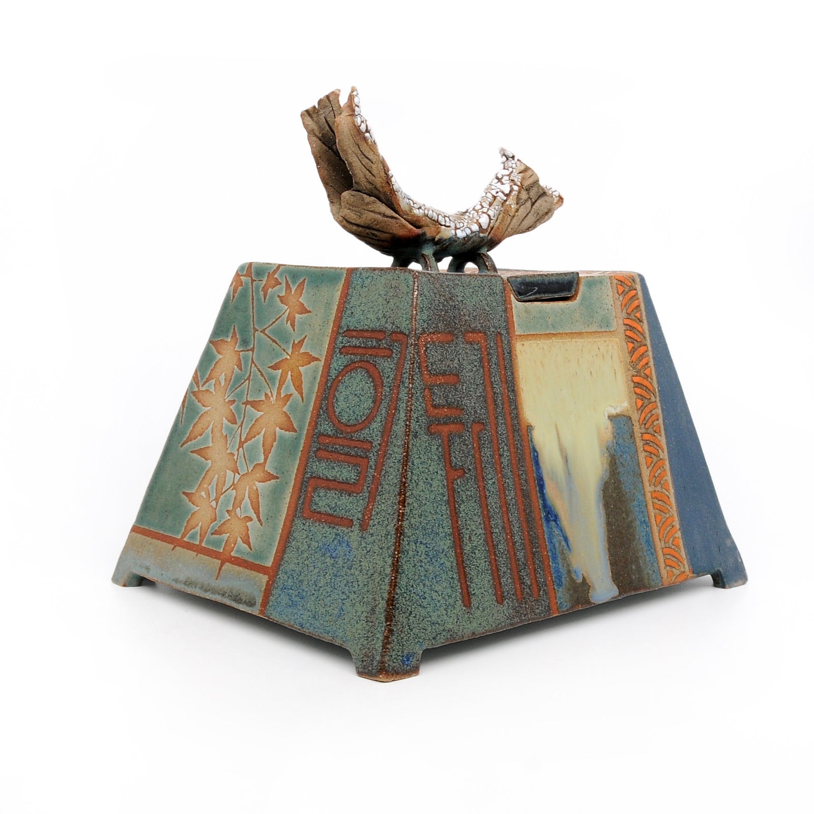 MK40 Pyramid Box with Branch