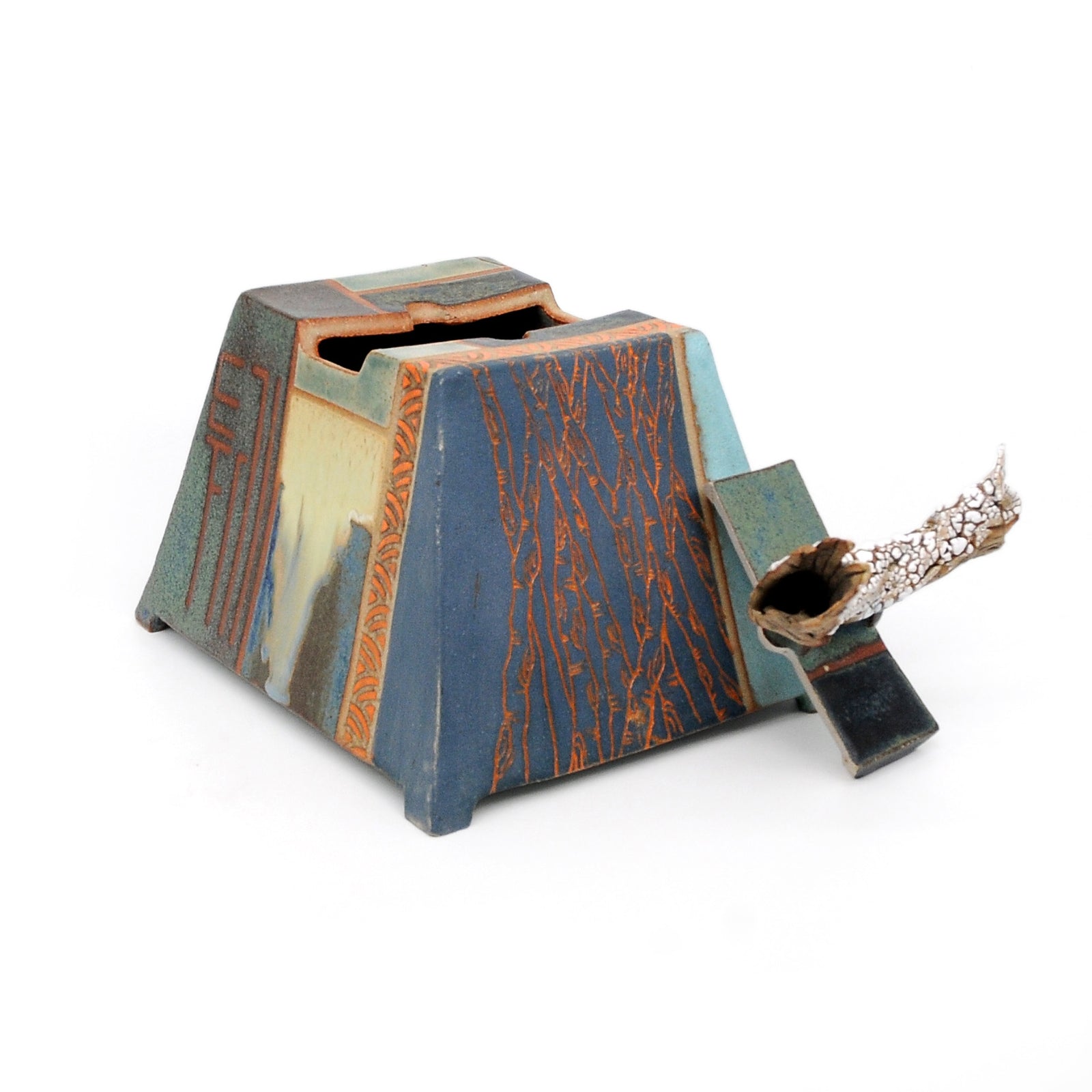 MK40 Pyramid Box with Branch