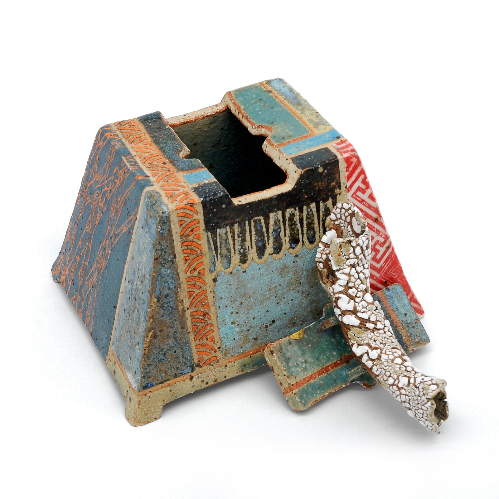 MK43 Pyramid Box with Brass Kintsugi