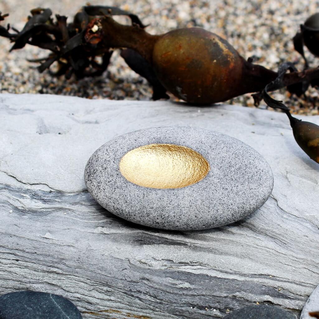 JDF11 Hepworth Pebble Brooch by John and Dawn Field, available at Padstow Gallery, Cornwall
