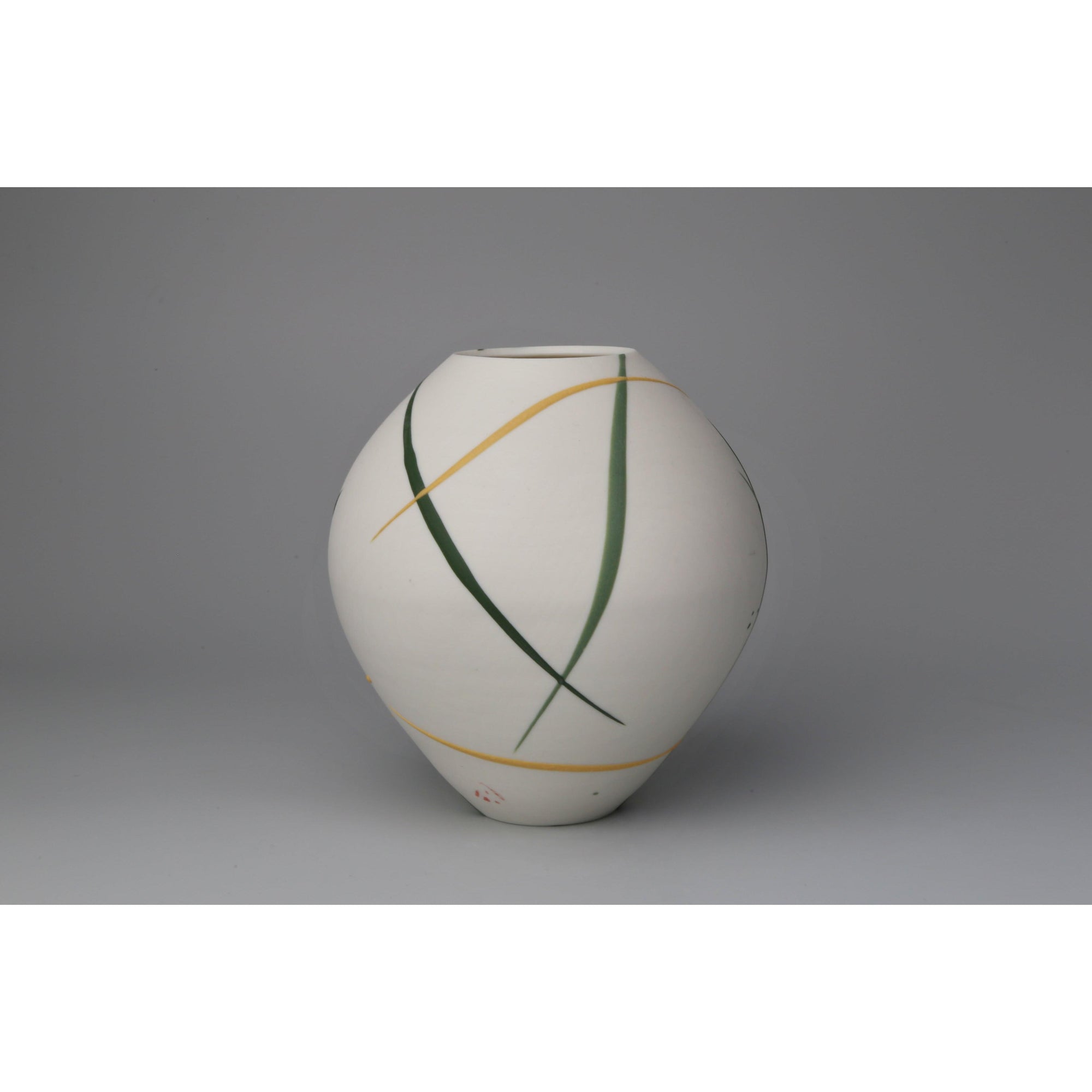 AT52 Round Pot, by Ali Tomlin, available at Padstow Gallery, Cornwall