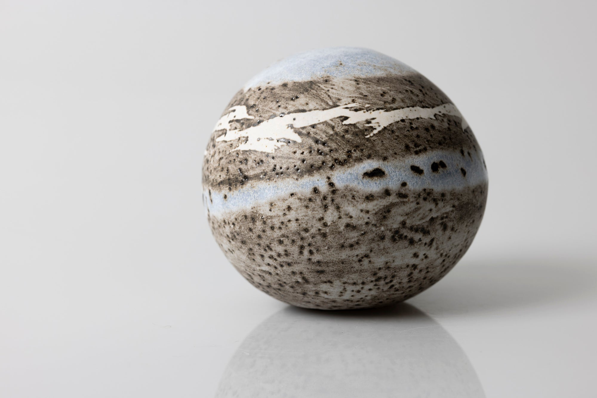 JS12 Pebble Pot II by Jane Silk ceramics available at Padstow Gallery, Cornwall