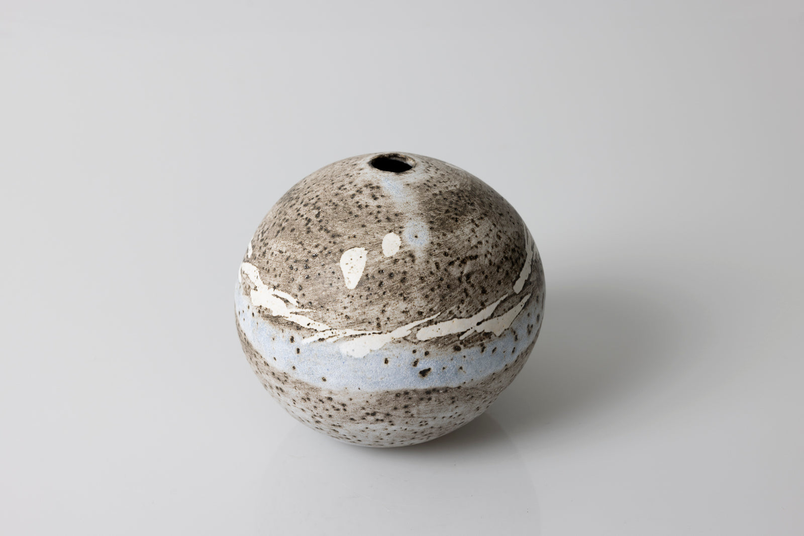 JS11 Pebble Pot I by Jane Silk ceramics available at Padstow Gallery, Cornwall