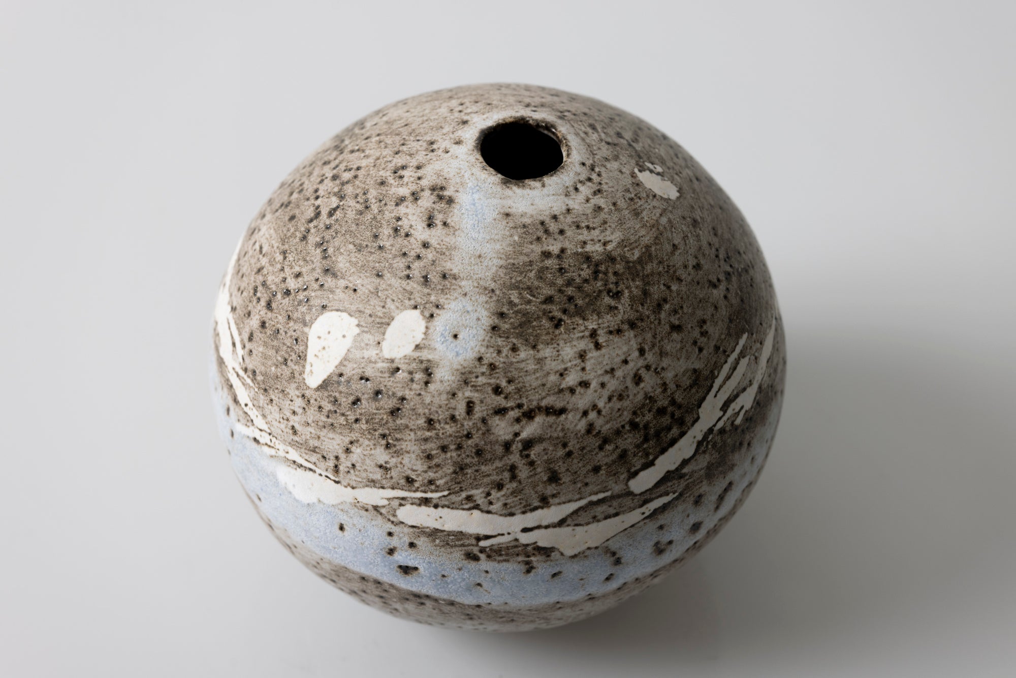 JS11 Pebble Pot I by Jane Silk ceramics available at Padstow Gallery, Cornwall