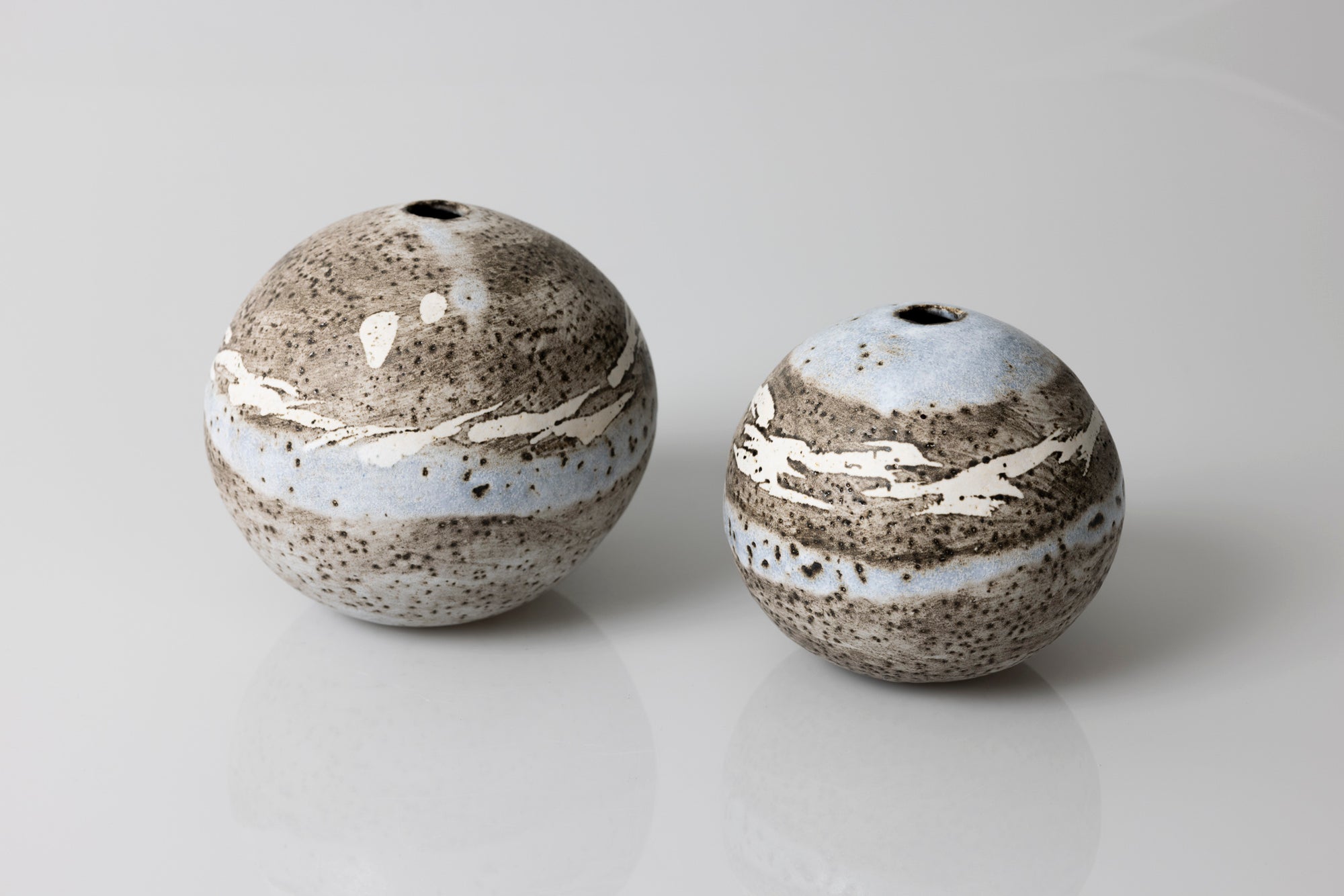 JS12 Pebble Pot II by Jane Silk ceramics available at Padstow Gallery, Cornwall