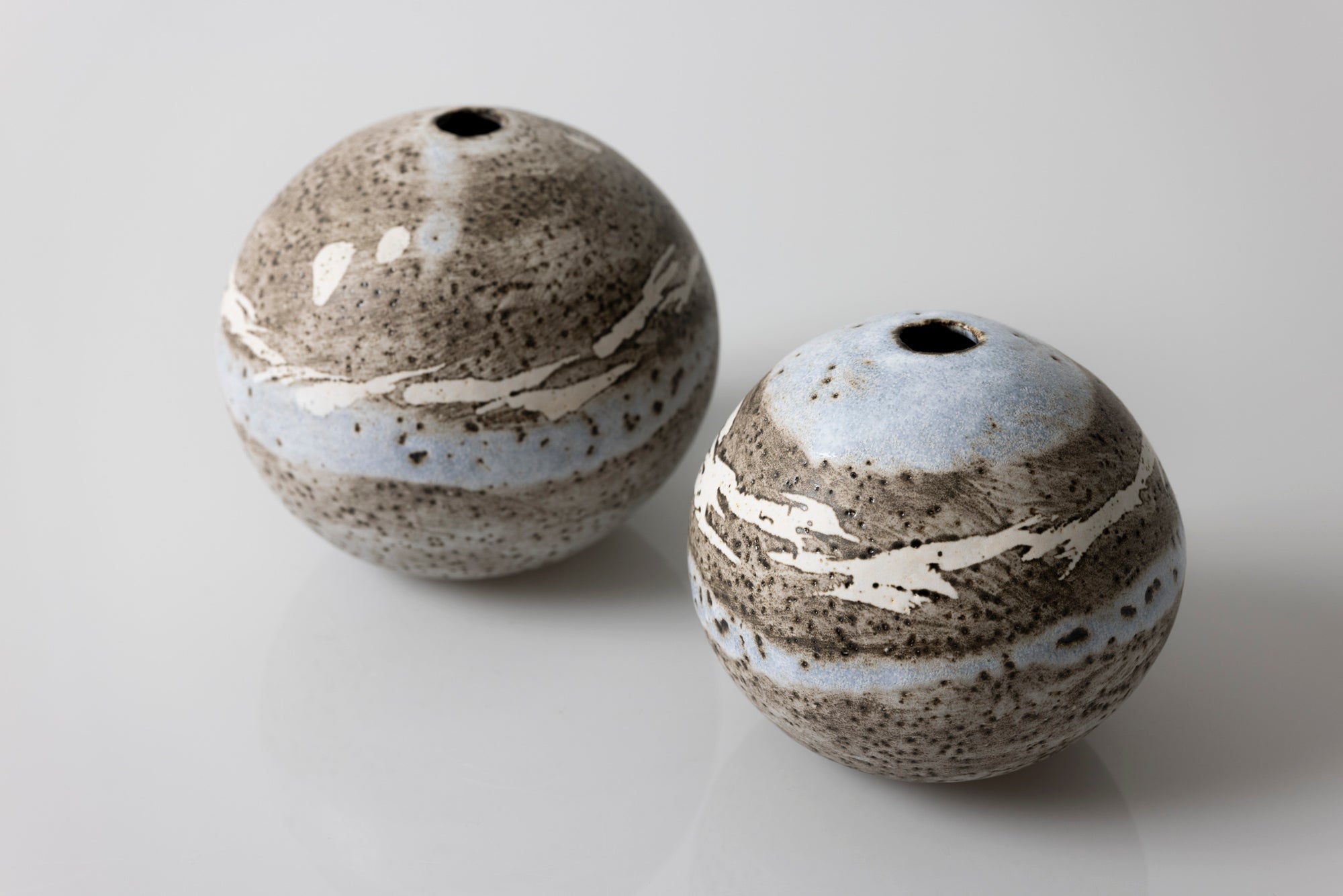 JS11 Pebble Pot I by Jane Silk ceramics available at Padstow Gallery, Cornwall