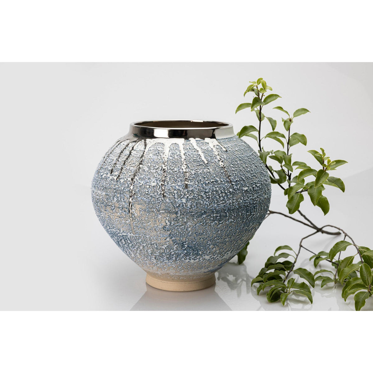 AMC201 Zephyr Textured Moon Jar with Platinum Lustre by Alex McCarthy available at Padstow Gallery, Cornwall