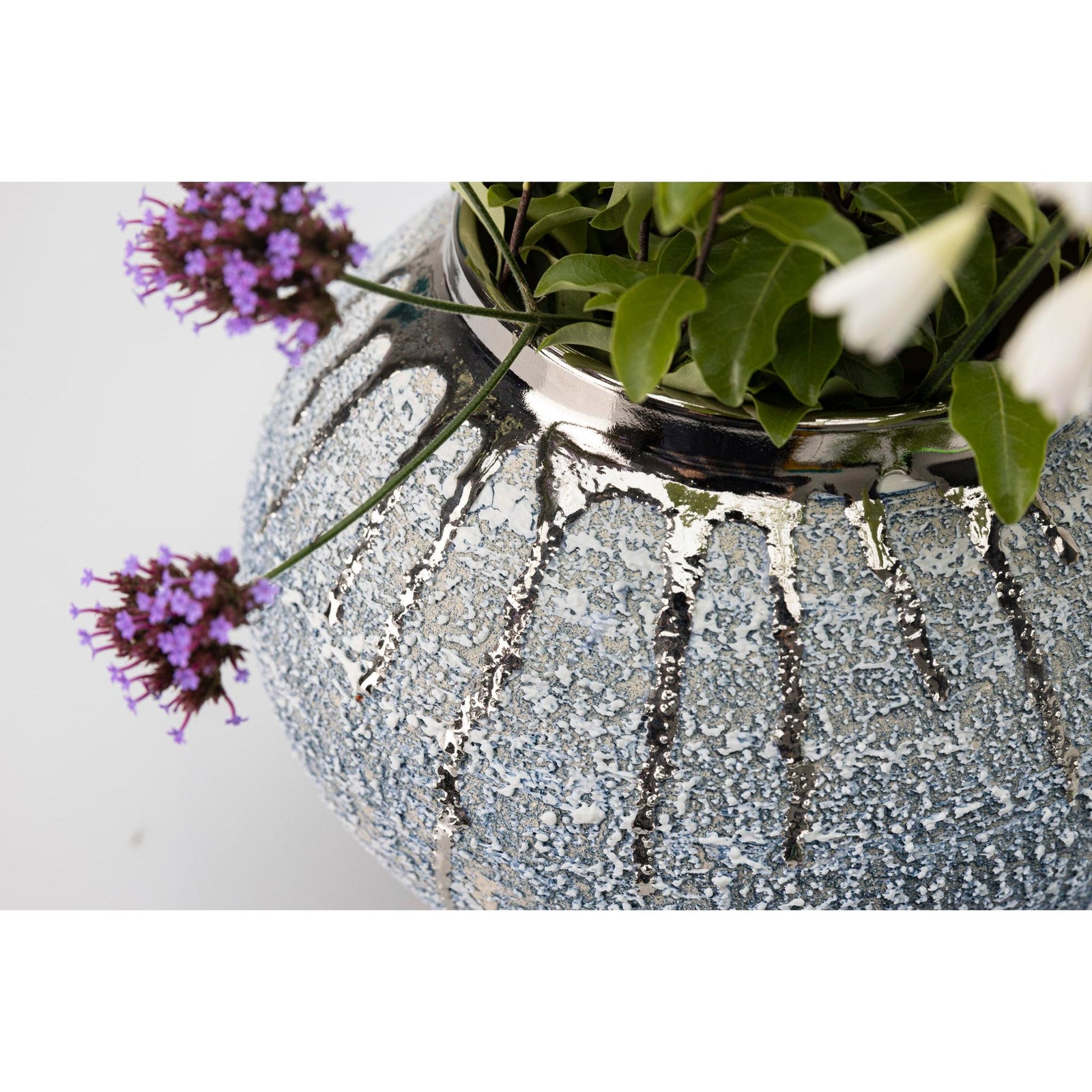 AMC201 Zephyr Textured Moon Jar with Platinum Lustre by Alex McCarthy available at Padstow Gallery, Cornwall
