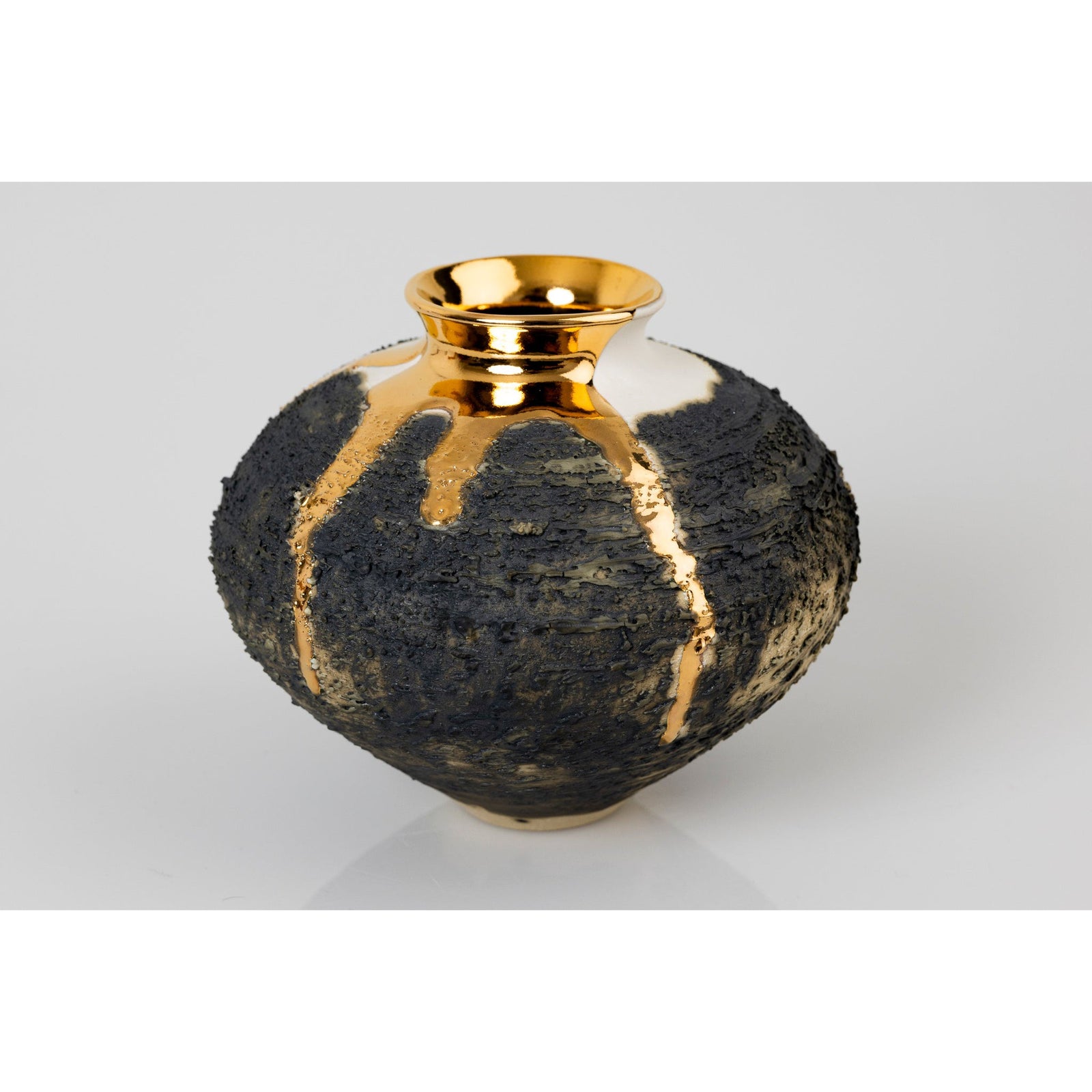 AMC183 Textured Vase with Gold Lustre by Alex McCarthy, available at Padstow Gallery, Cornwall