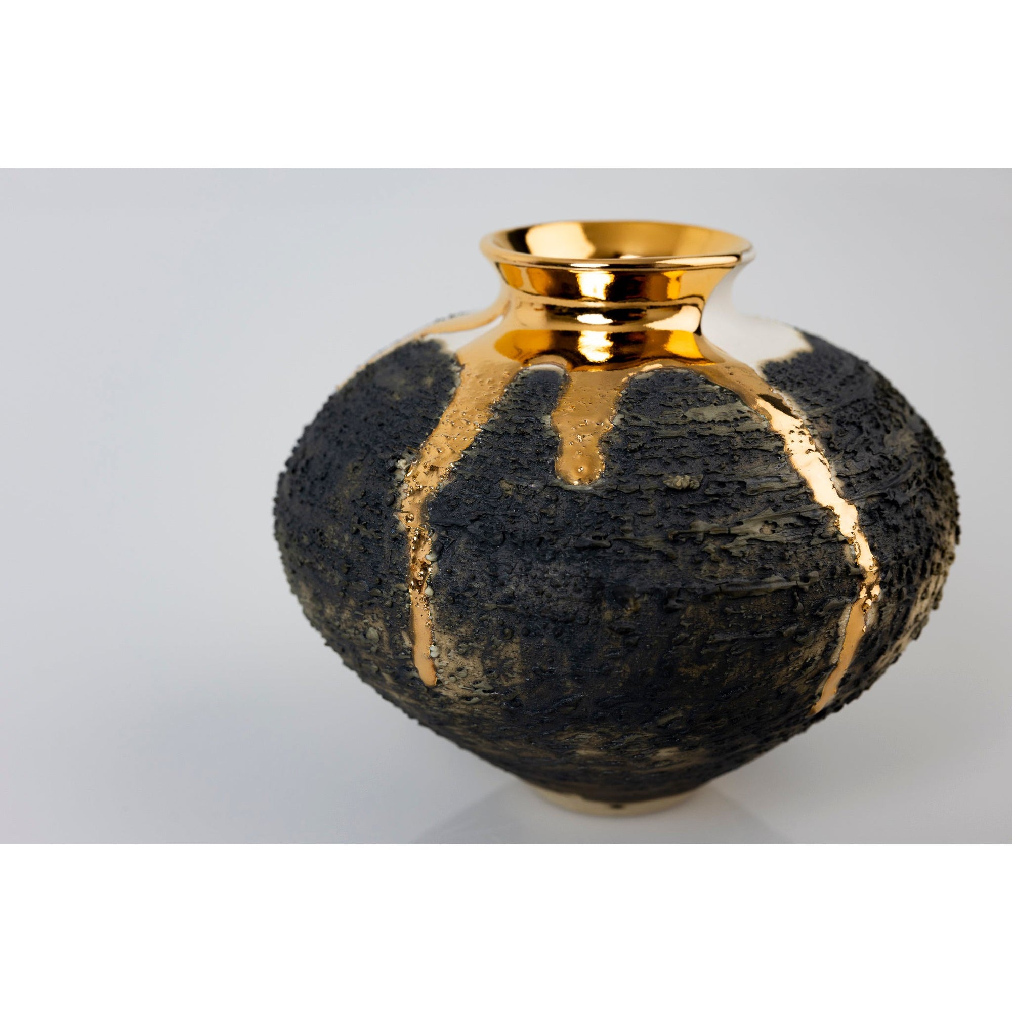 AMC183 Textured Vase with Gold Lustre by Alex McCarthy, available at Padstow Gallery, Cornwall