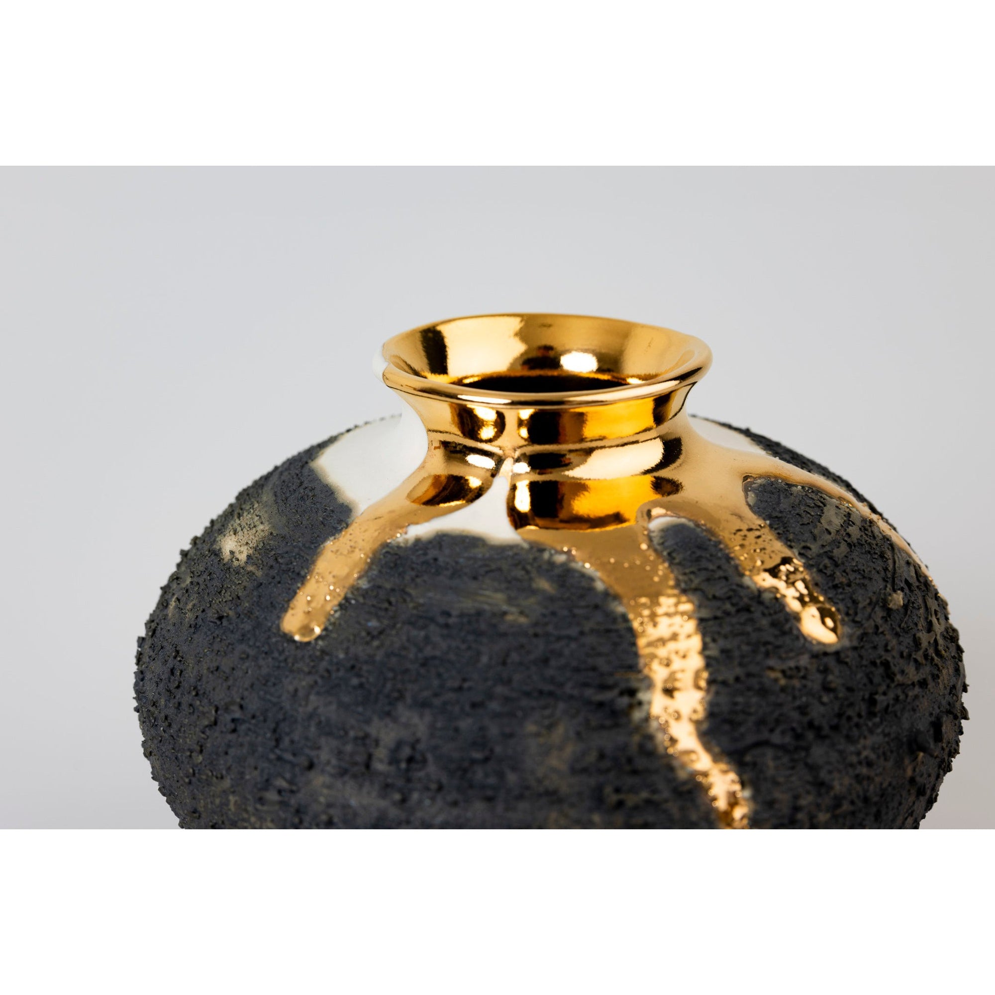 AMC183 Textured Vase with Gold Lustre by Alex McCarthy, available at Padstow Gallery, Cornwall