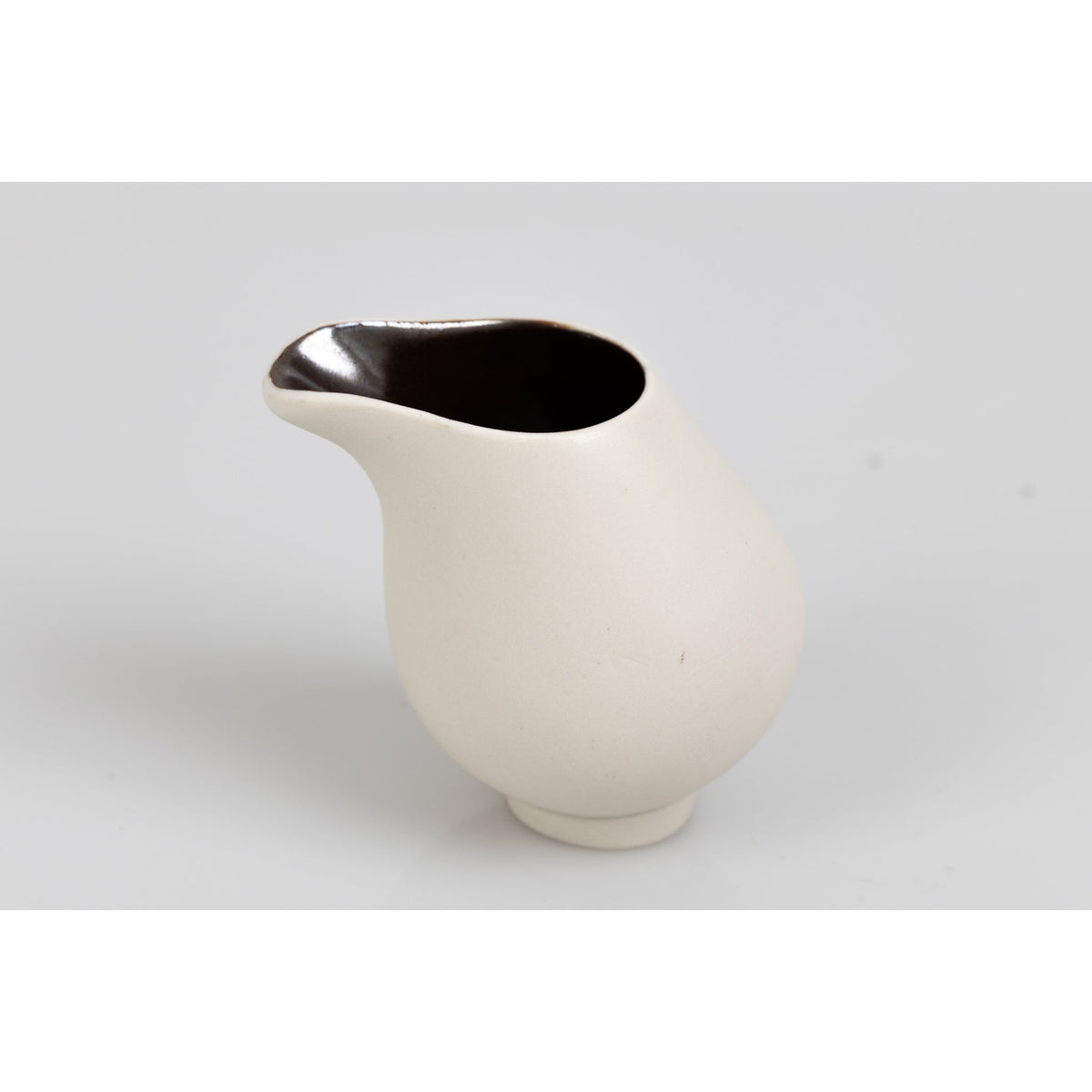 KSD5 Flow, White Stoneware Jug by Kate Schuricht, available at Padstow Gallery, Cornwall