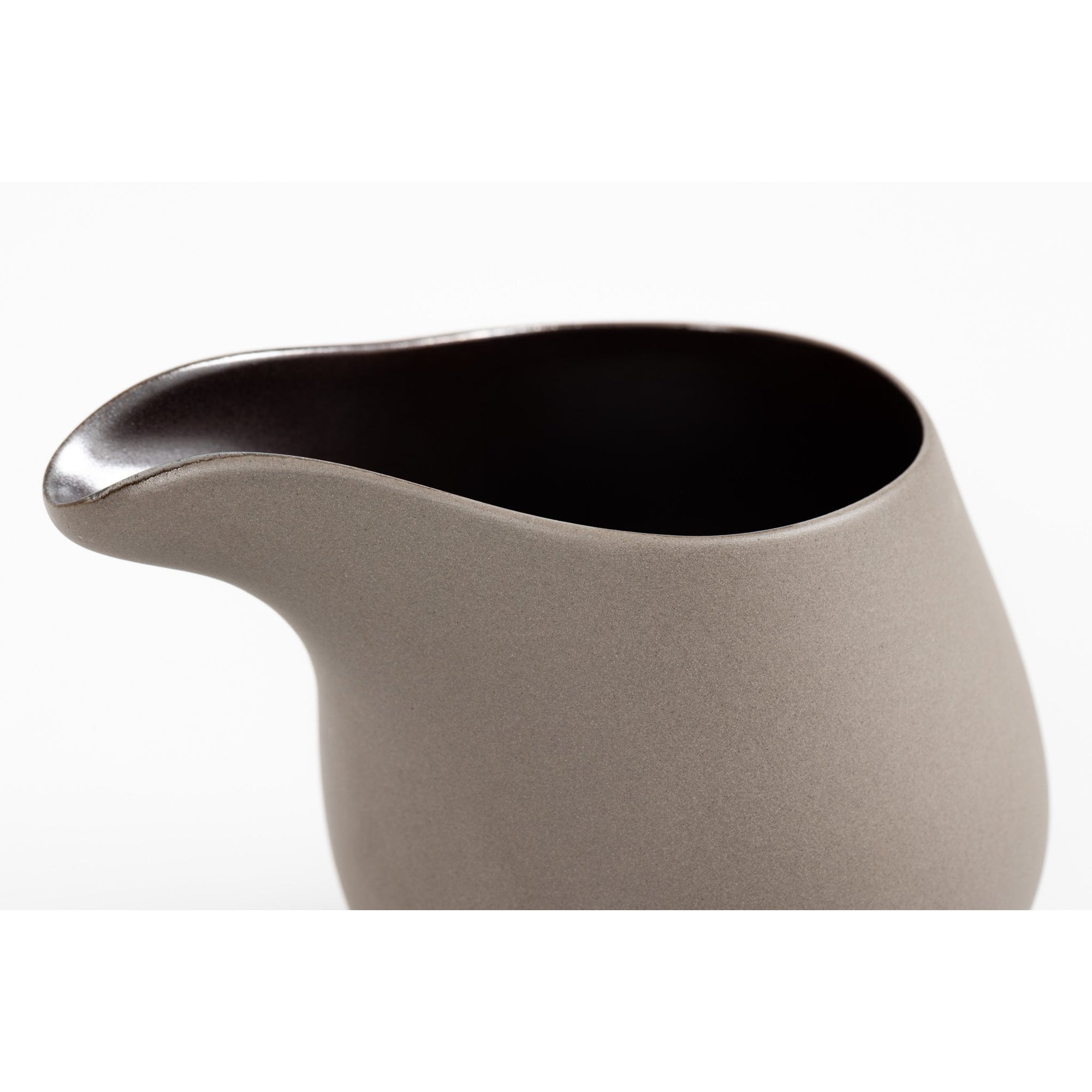 KSC1 Flow, Black Stoneware Jug by Kate Schuricht, available at Padstow Gallery, Cornwall