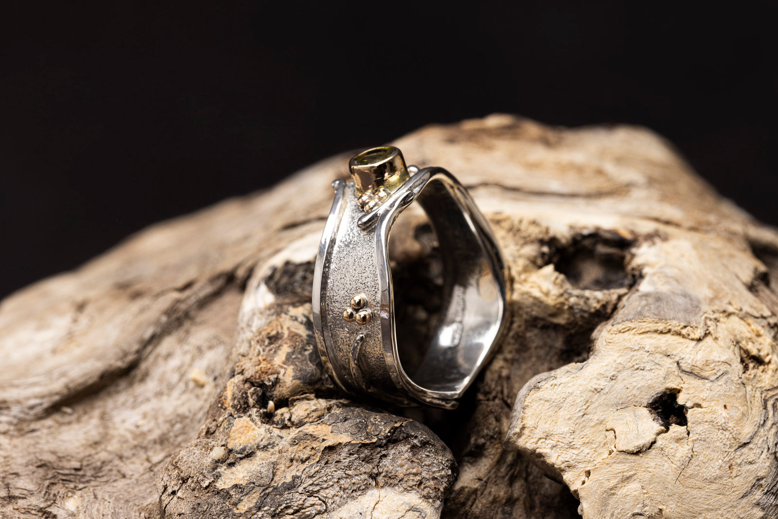 LG166 - Silver and 9ct Gold 4mm Peridot Ring by Les Grimshaw available at Padstow Gallery Cornwall