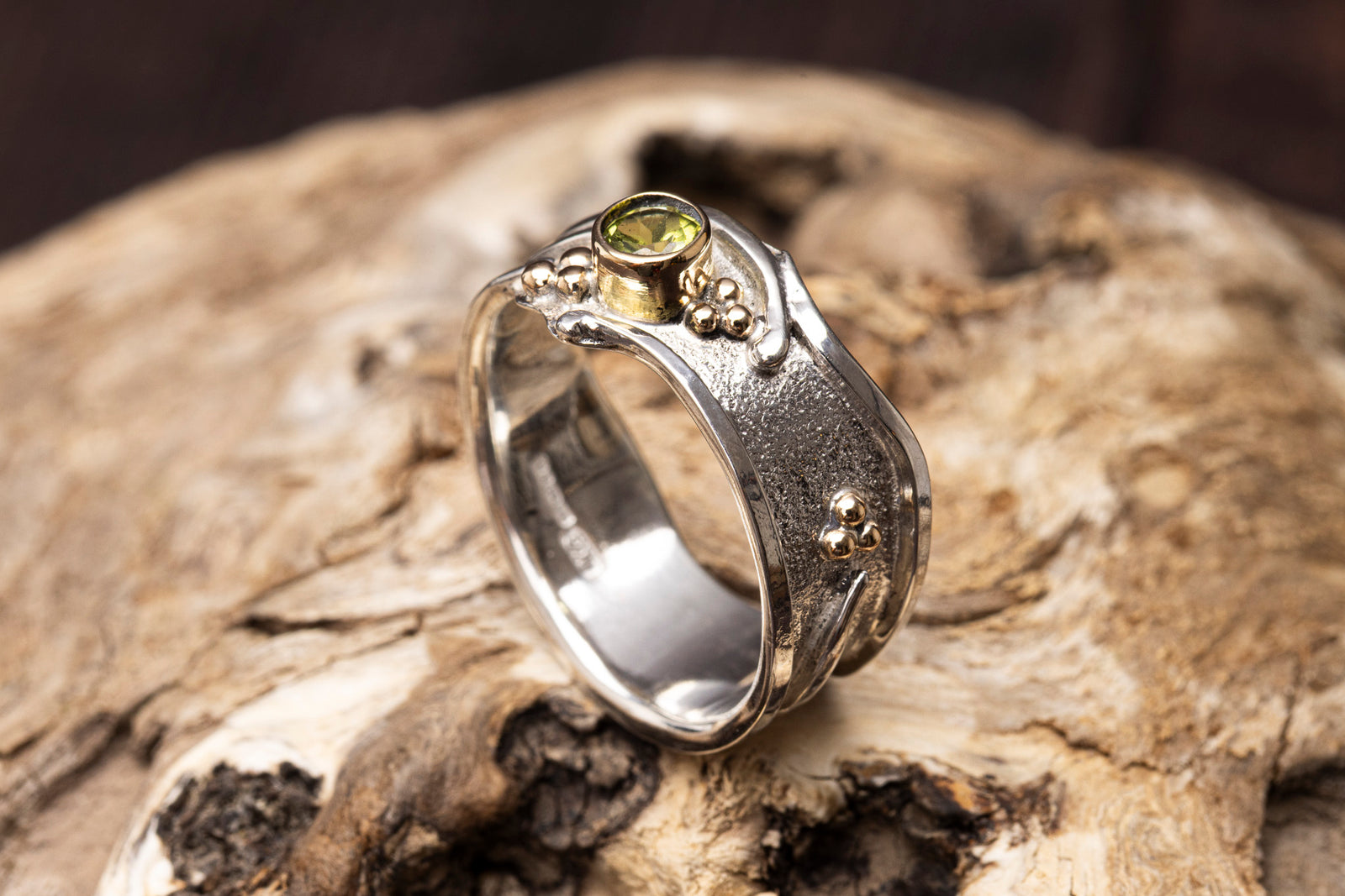 LG166 - Silver and 9ct Gold 4mm Peridot Ring by Les Grimshaw available at Padstow Gallery Cornwall