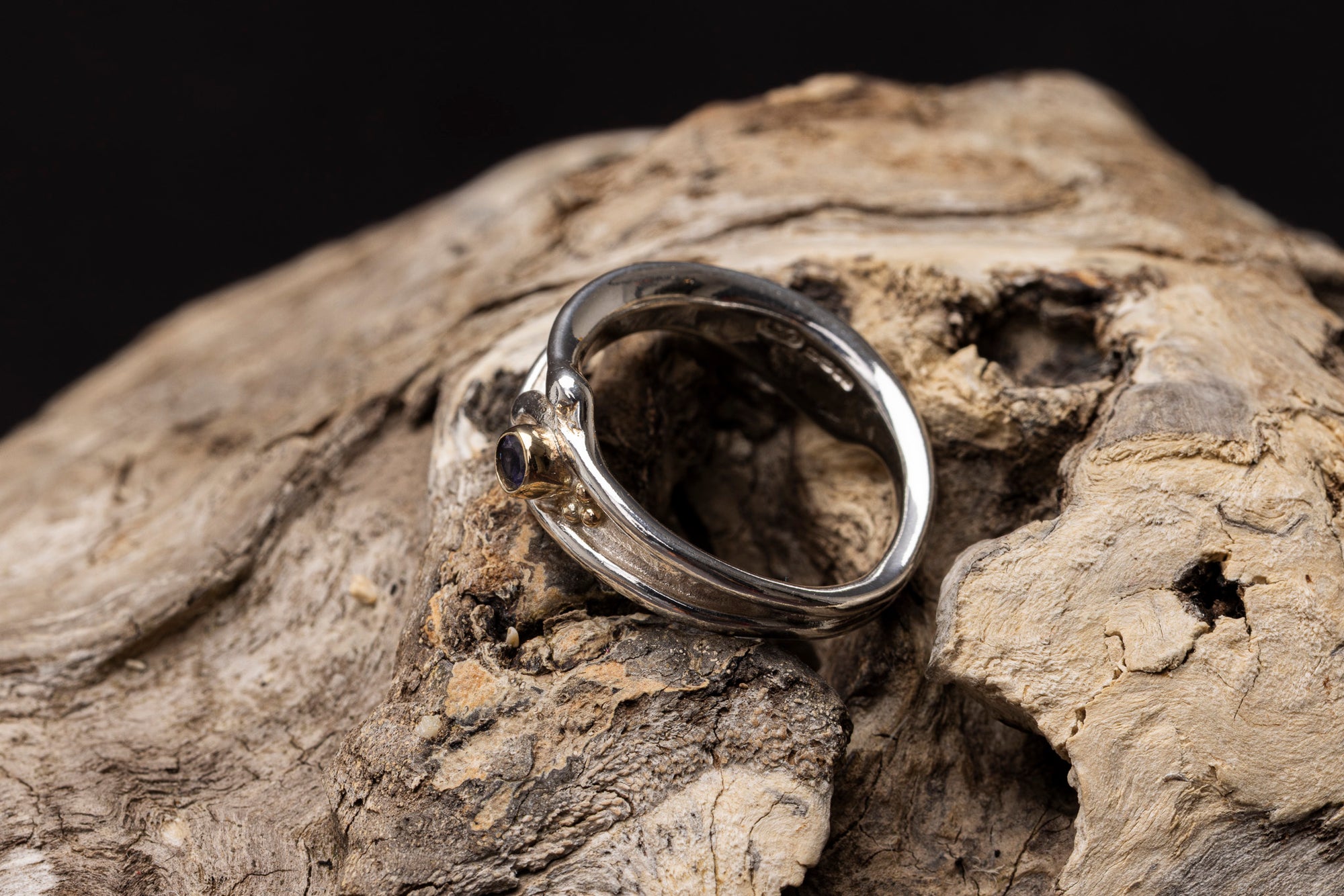 LG167 - Silver and 9ct Gold 3mm Iolite Ring by Les Grimshaw available at Padstow Gallery Cornwall