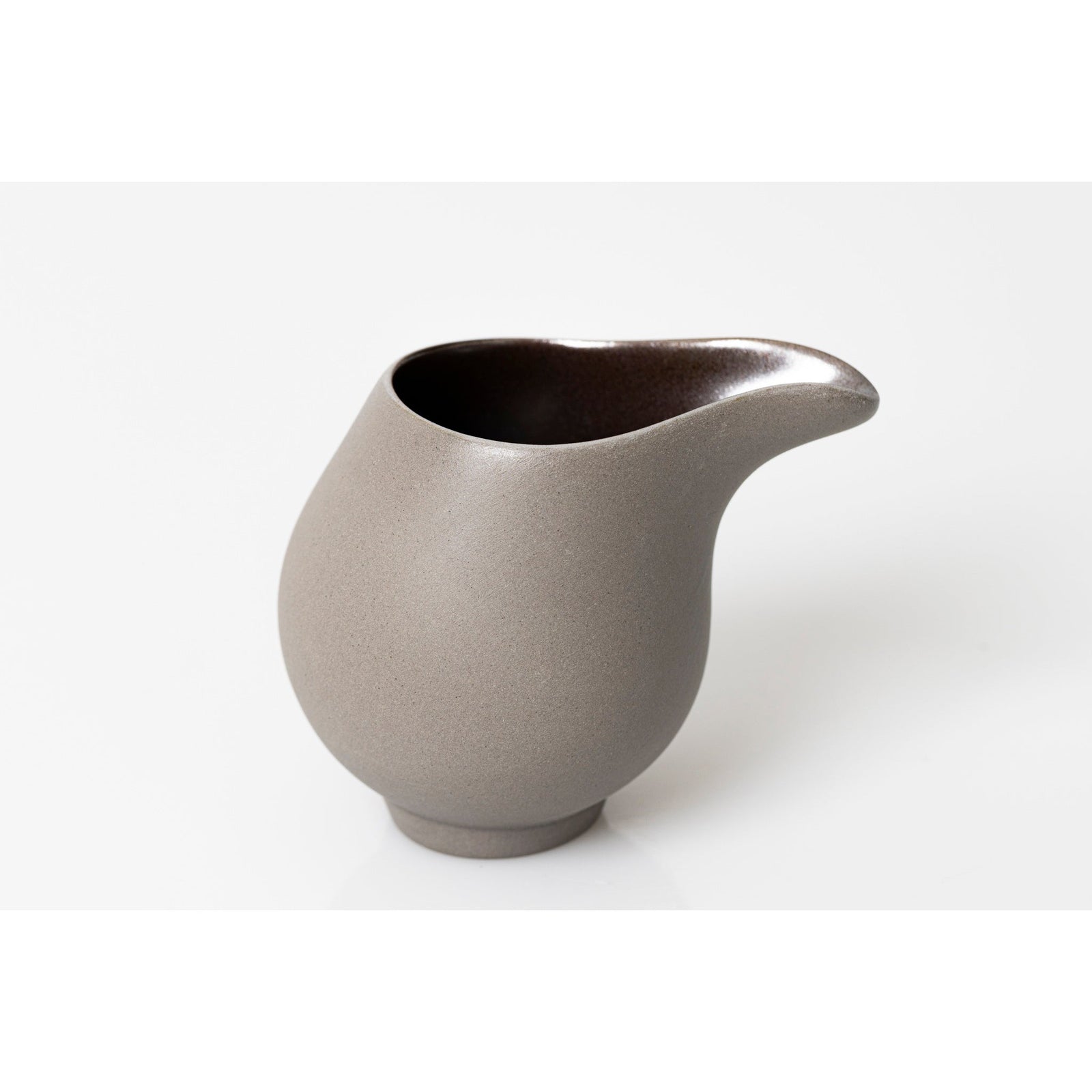 RR1 Flow Lustre Stoneware Jug by Kate Schuricht ceramics available at Padstow Gallery, Cornwall