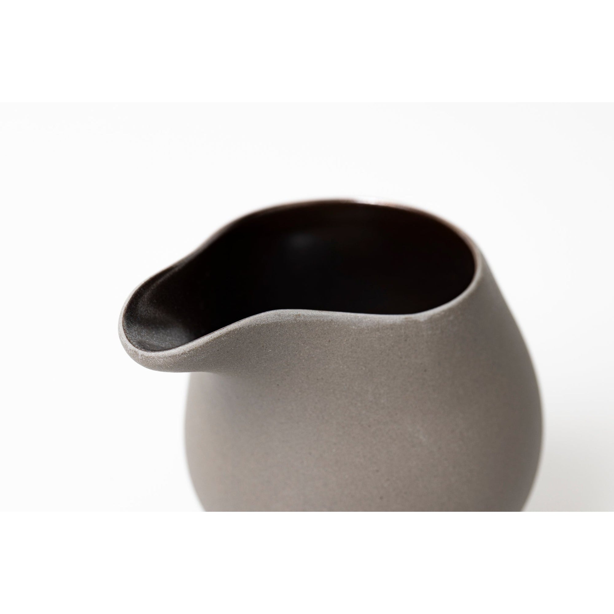 RR1 Flow Lustre Stoneware Jug by Kate Schuricht ceramics available at Padstow Gallery, Cornwall