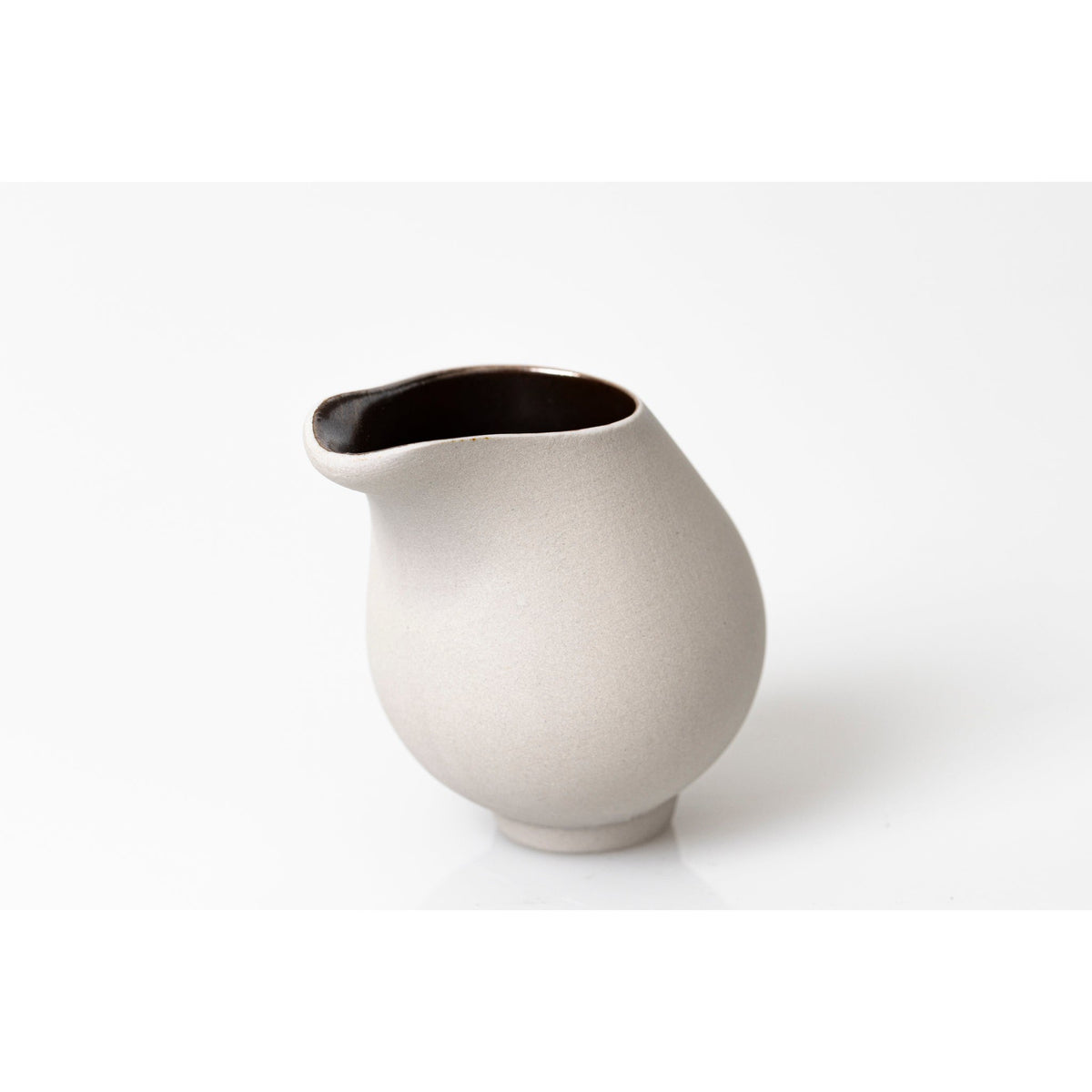 QQ4 Flow Lustre Stoneware Jug by Kate Schuricht ceramics available at Padstow Gallery, Cornwall