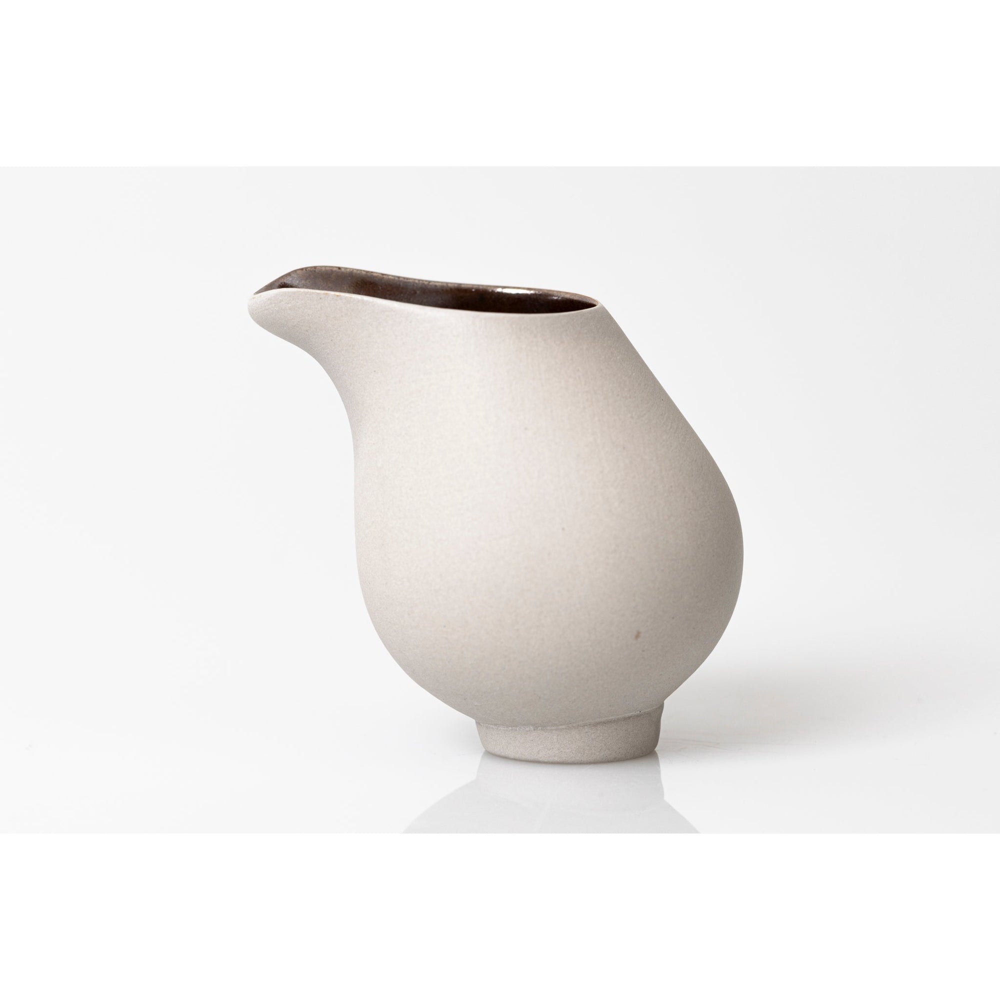 QQ4 Flow Lustre Stoneware Jug by Kate Schuricht ceramics available at Padstow Gallery, Cornwall