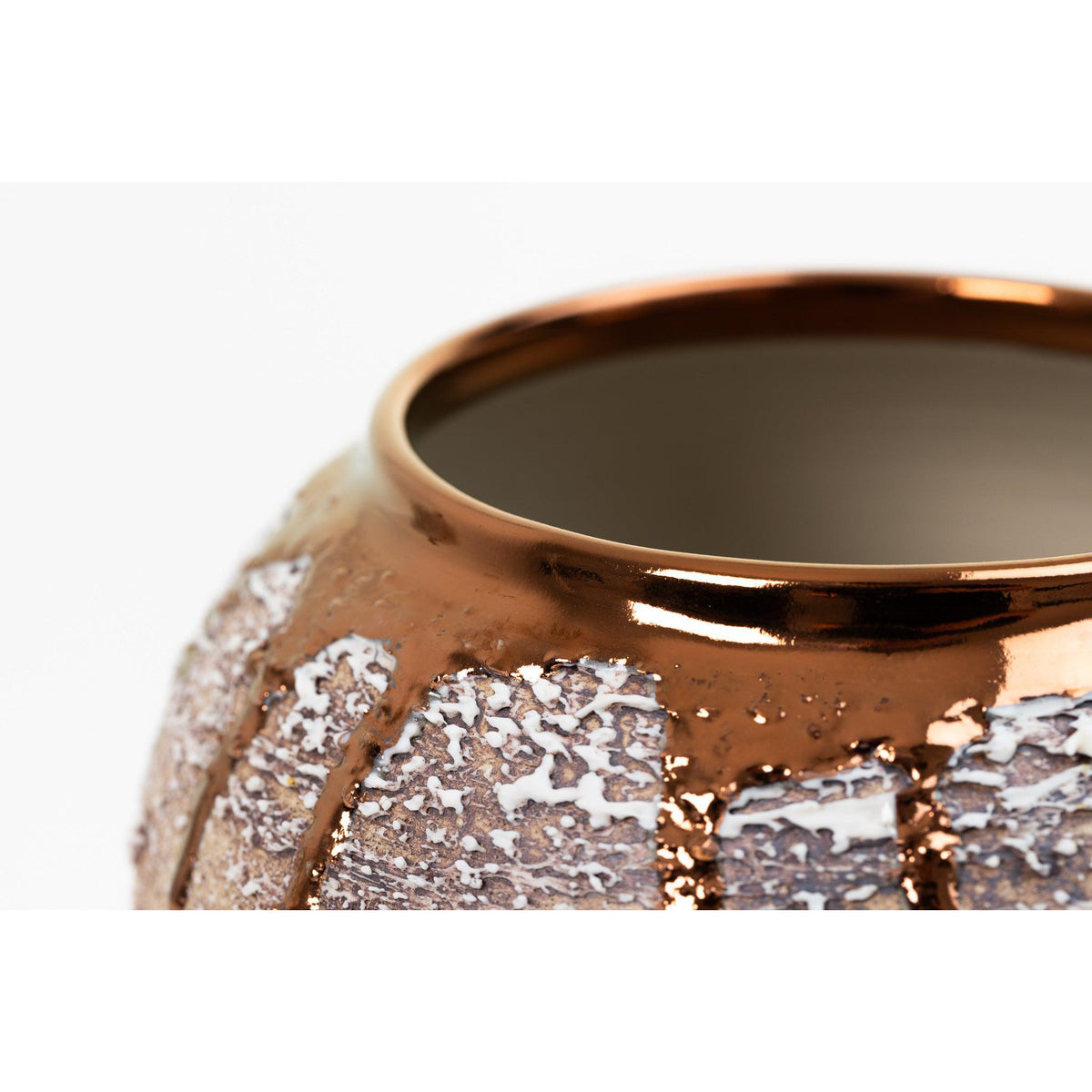 PGX28 Terra Textured Moon Jar with Copper Lustre by Alex McCarthy, available at Padstow Gallery, Cornwall