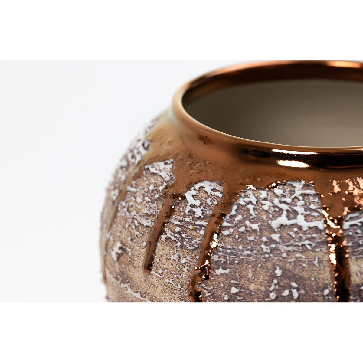 PGX28 Terra Textured Moon Jar with Copper Lustre by Alex McCarthy, available at Padstow Gallery, Cornwall