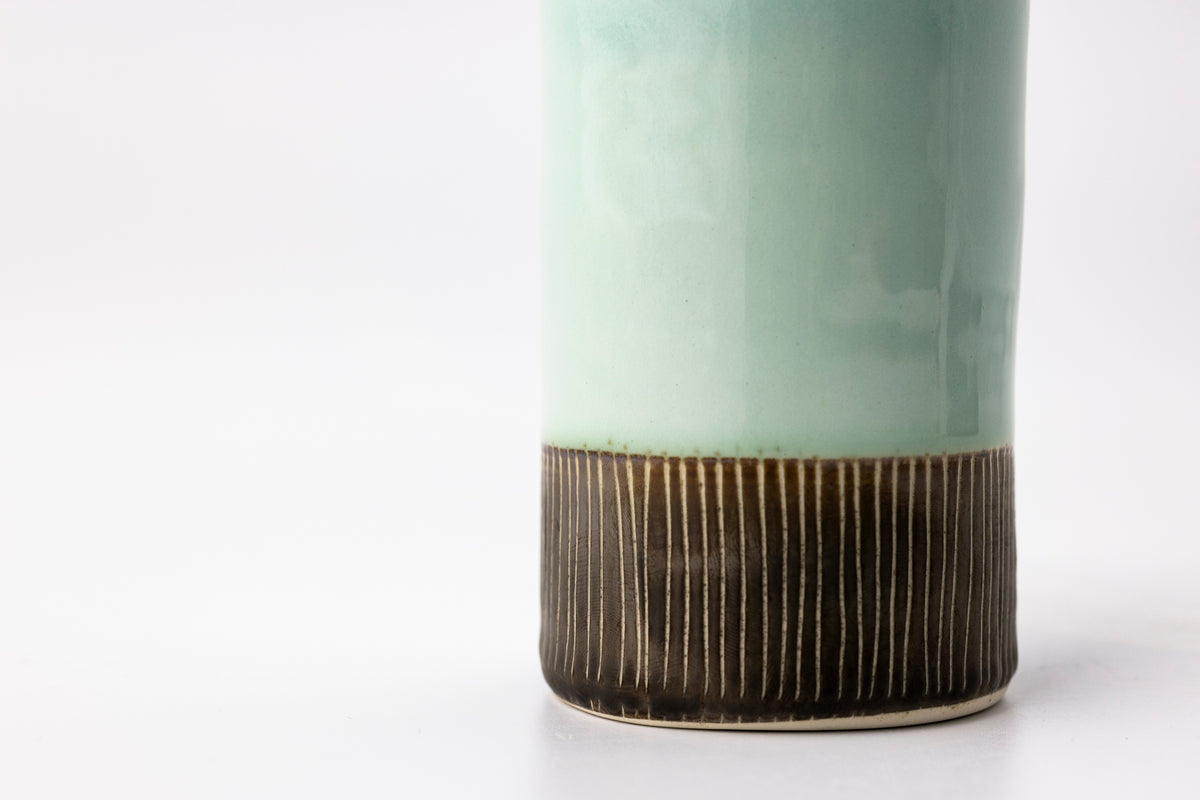EL06 Sea Green Sgraffito Medium Cylinder
