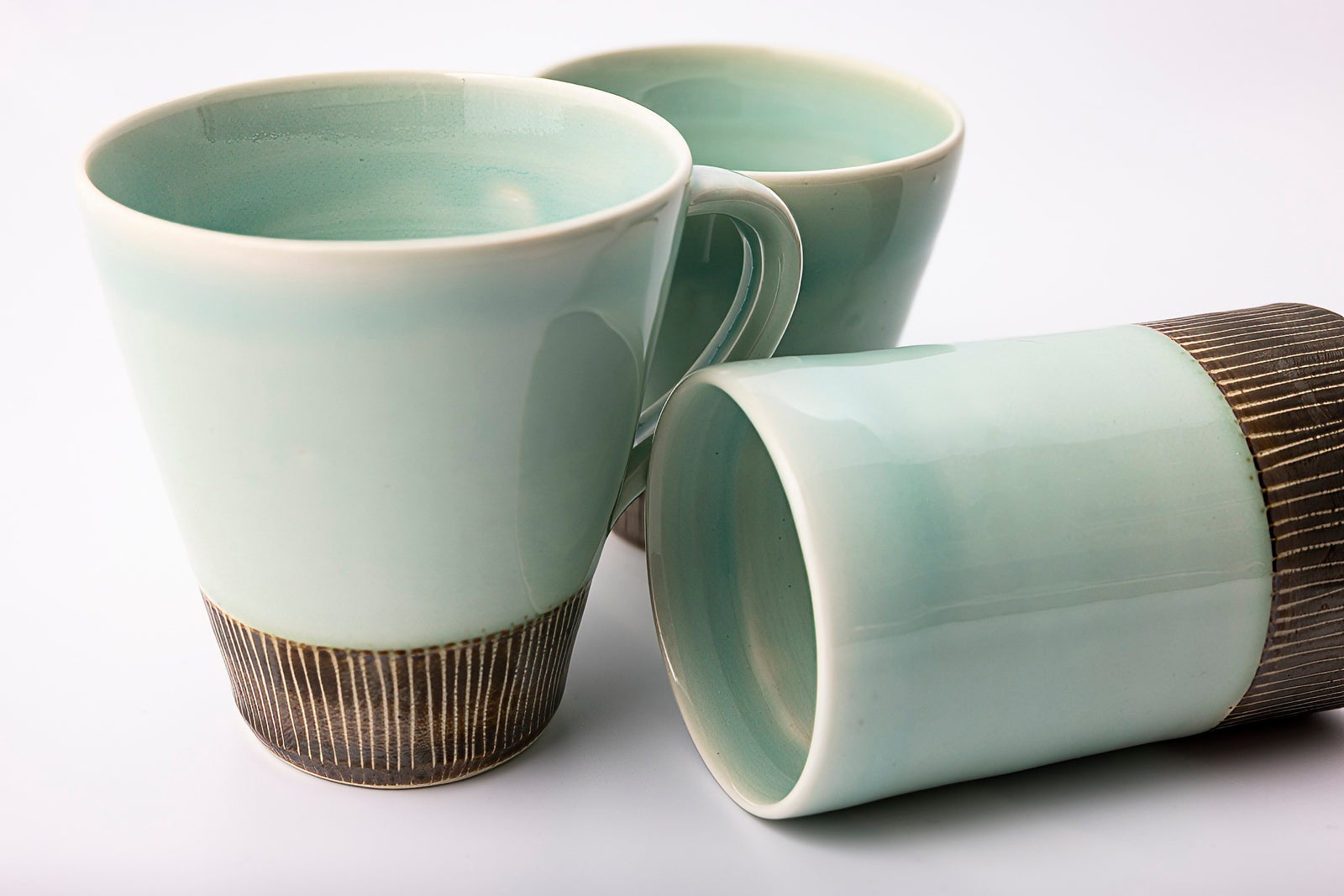 EL06 Sea Green Sgraffito Medium  Cylinder by Elke Lucas available at Padstow Gallery Cornwall