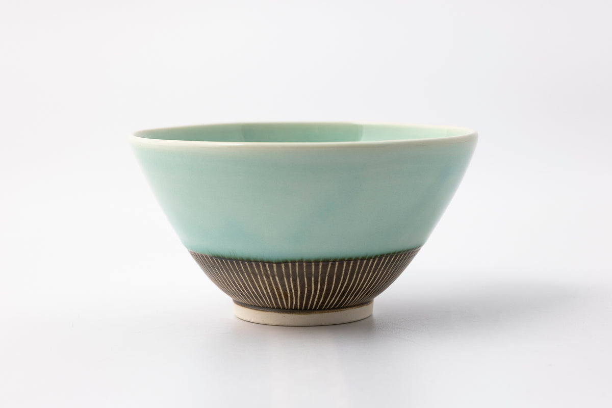 EL02 Sea Green Sgraffito Medium Bowl by Elke Lucas available at Padstow Gallery Cornwall