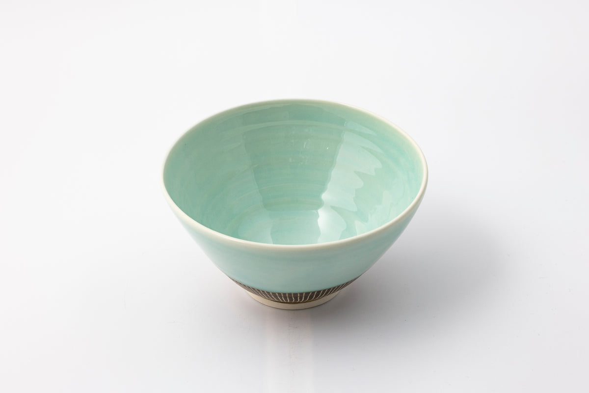 EL02 Sea Green Sgraffito Medium Bowl by Elke Lucas available at Padstow Gallery Cornwall