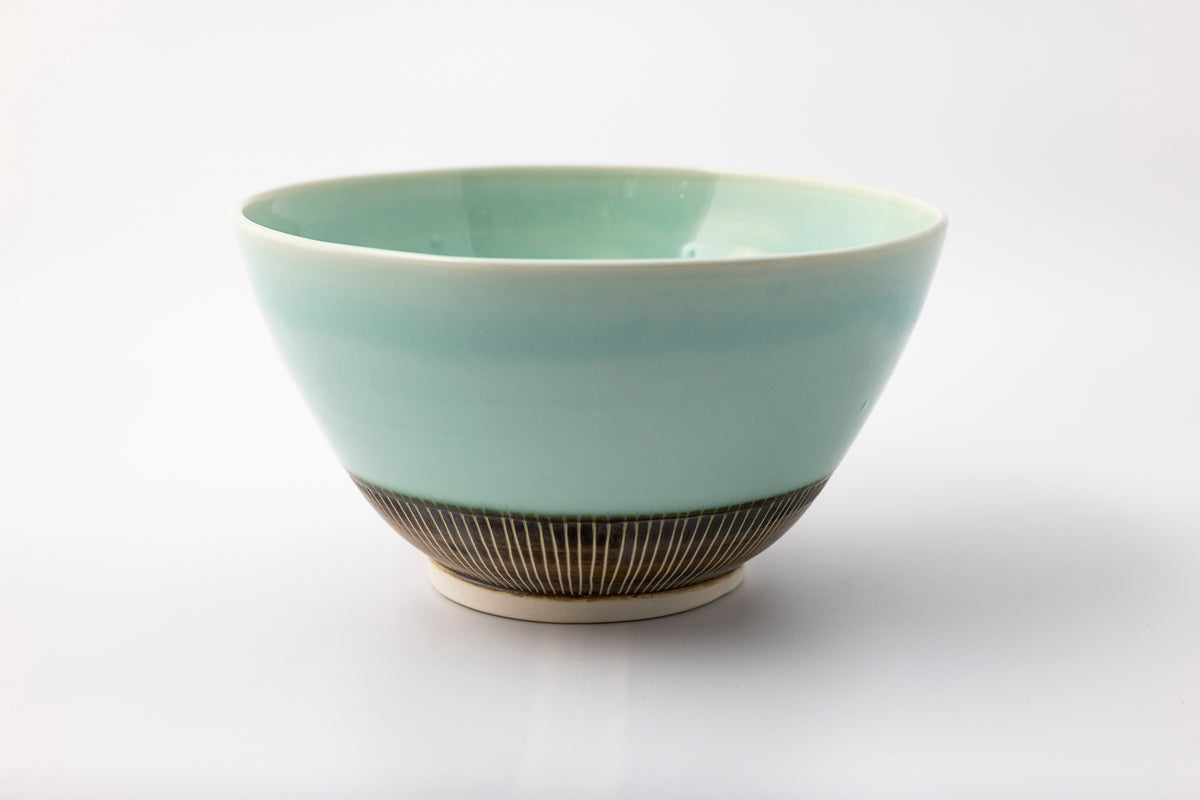 EL02 Sea Green Sgraffito Medium Bowl by Elke Lucas available at Padstow Gallery Cornwall