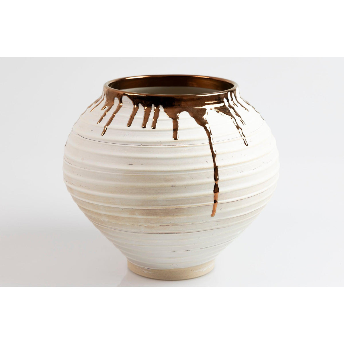 Crackle textured Moon Jar with copper lustre rim, by Alex McCarthy, available at Padstow Gallery, Cornwall