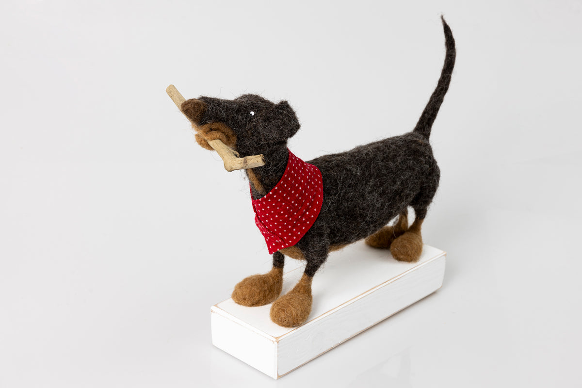 &#39;Jackson&#39; needlefelt character dog by Kate Toms, available at Padstow Gallery, Cornwall