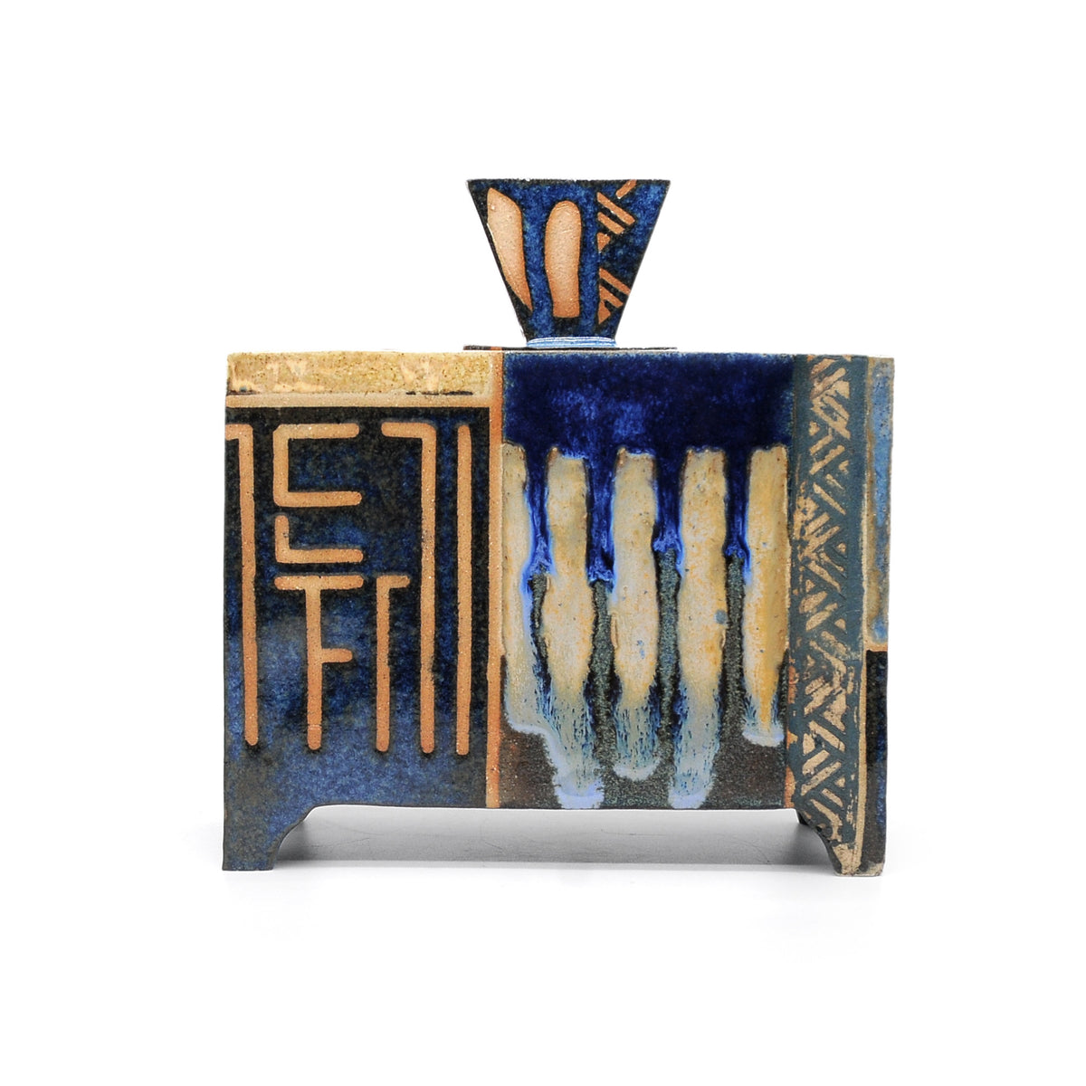 MK61 Maple Box with brass kintsugi By Miae Kim ceramics available at Padstow Gallery, Cornwall