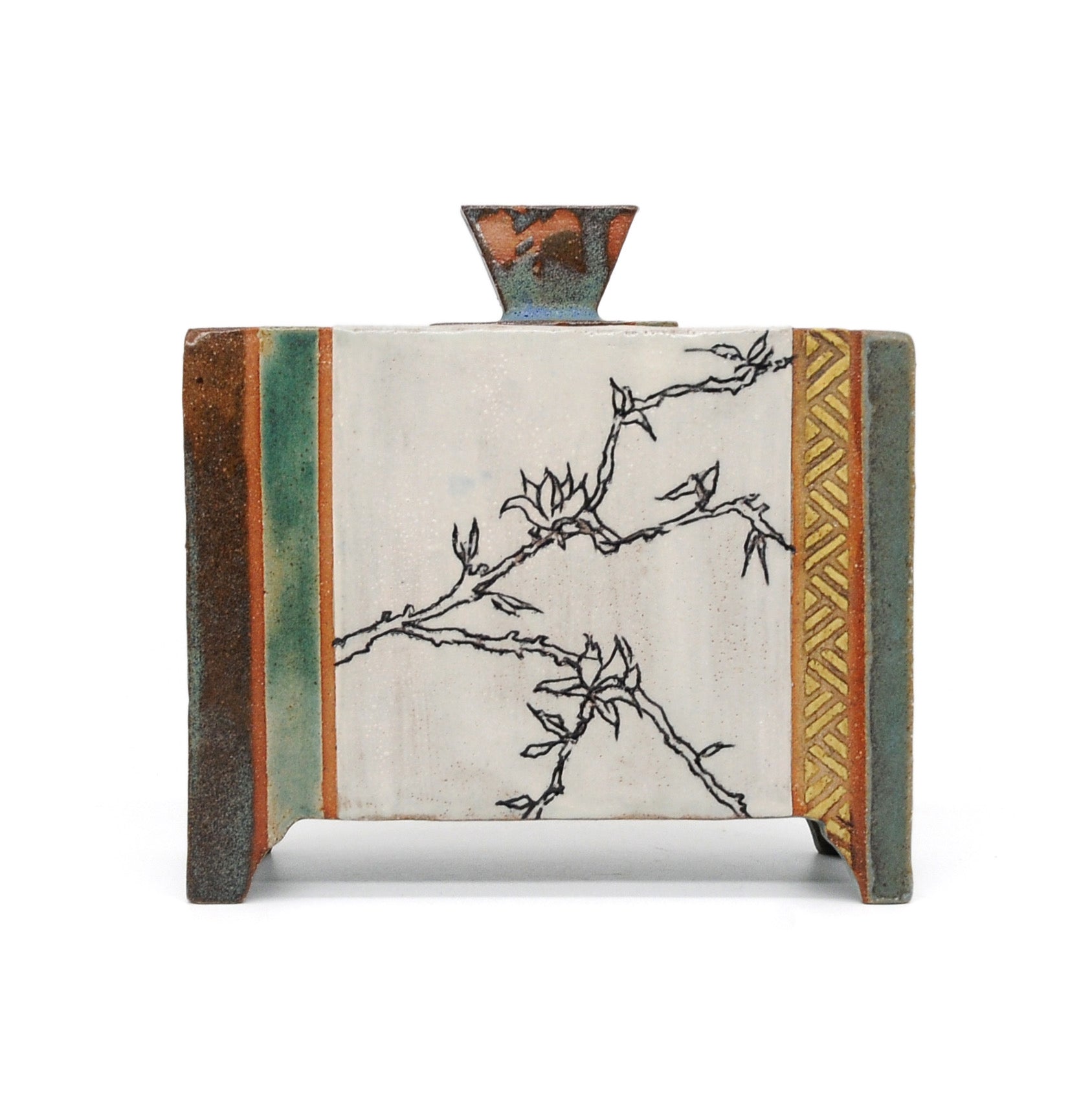 MK41 Magnolia Box with Brass Kintsugi