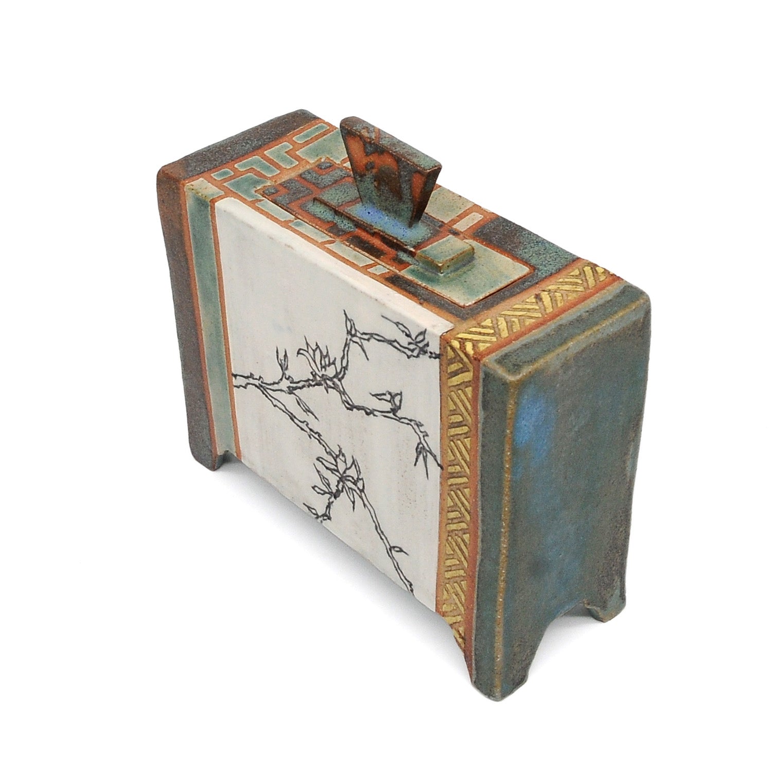 MK41 Magnolia Box with Brass Kintsugi