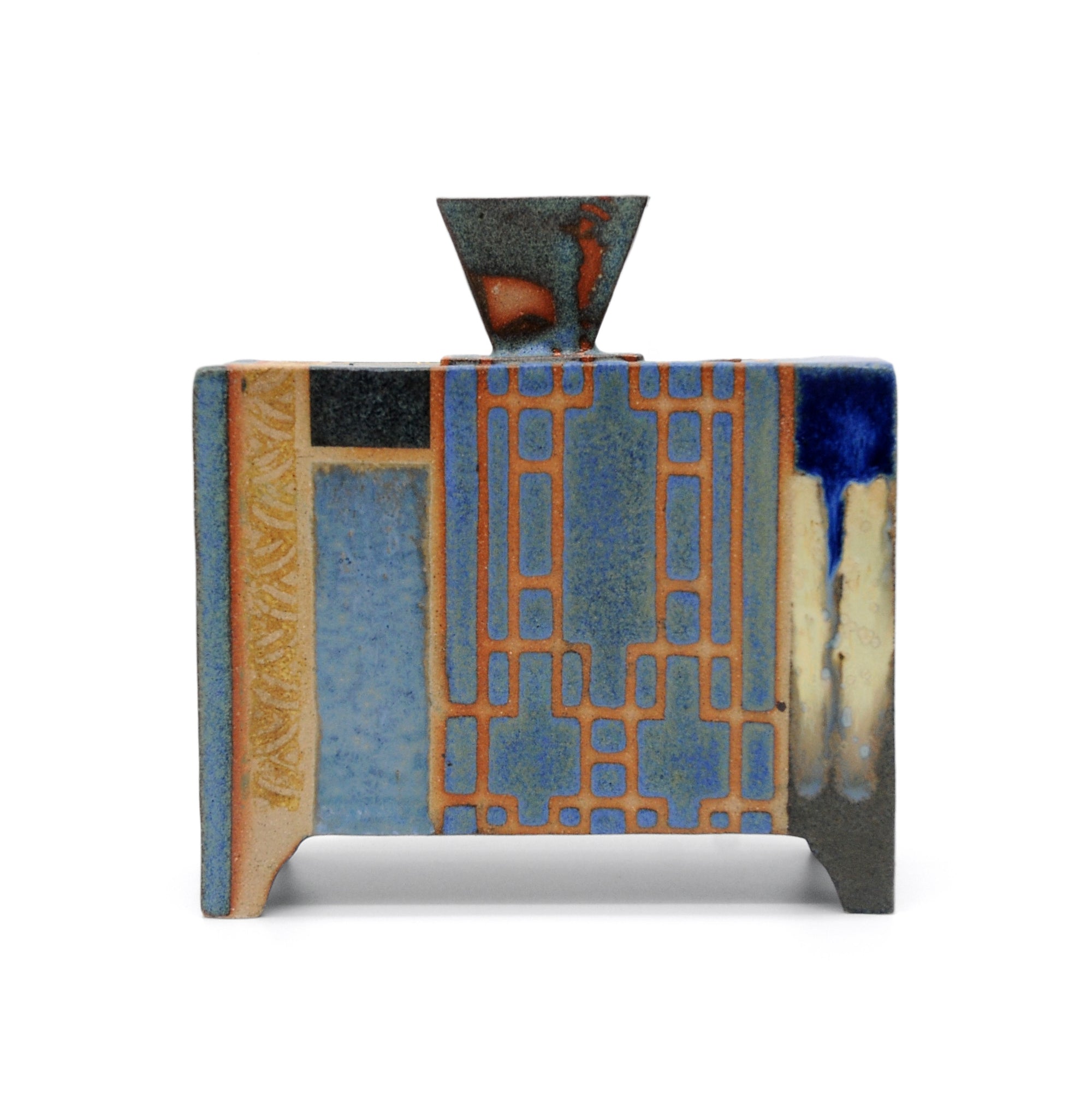 MK50 Birch Tree Box with brass kintsugi By Miae Kim ceramics available at Padstow Gallery, Cornwall