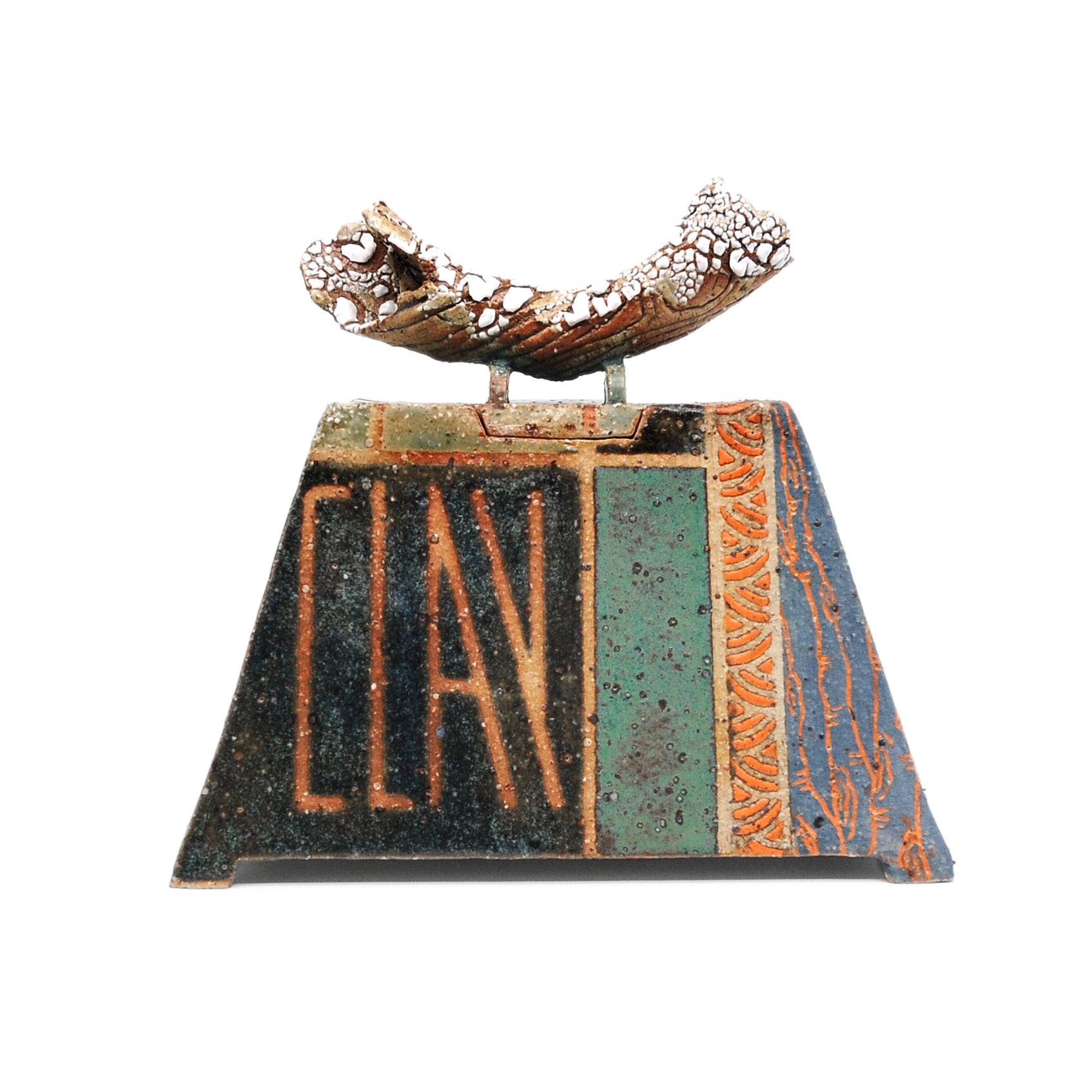 MK43 Pyramid Box with Brass Kintsugi