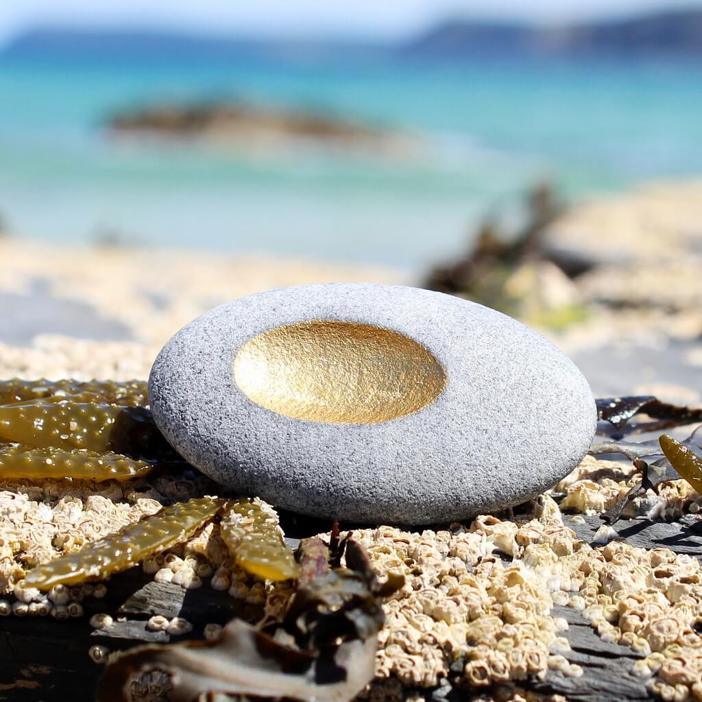 JDF11 Hepworth Pebble Brooch by John and Dawn Field, available at Padstow Gallery, Cornwall